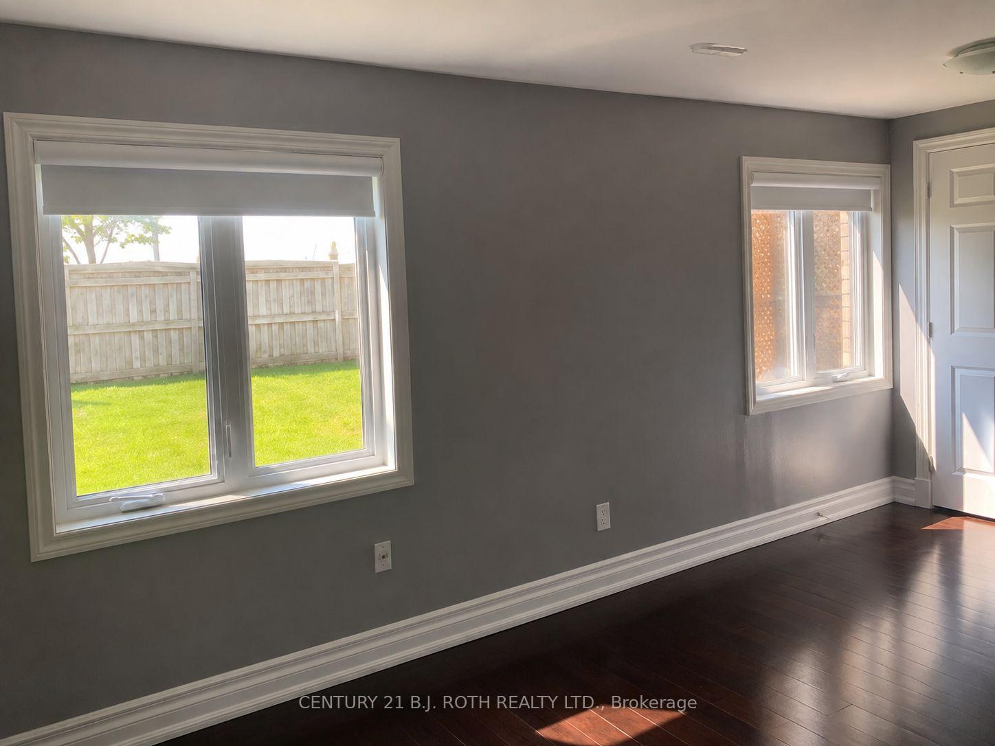 Photo 5 of 108 Succession Crescent, Barrie, Innis-Shore — HOMEH