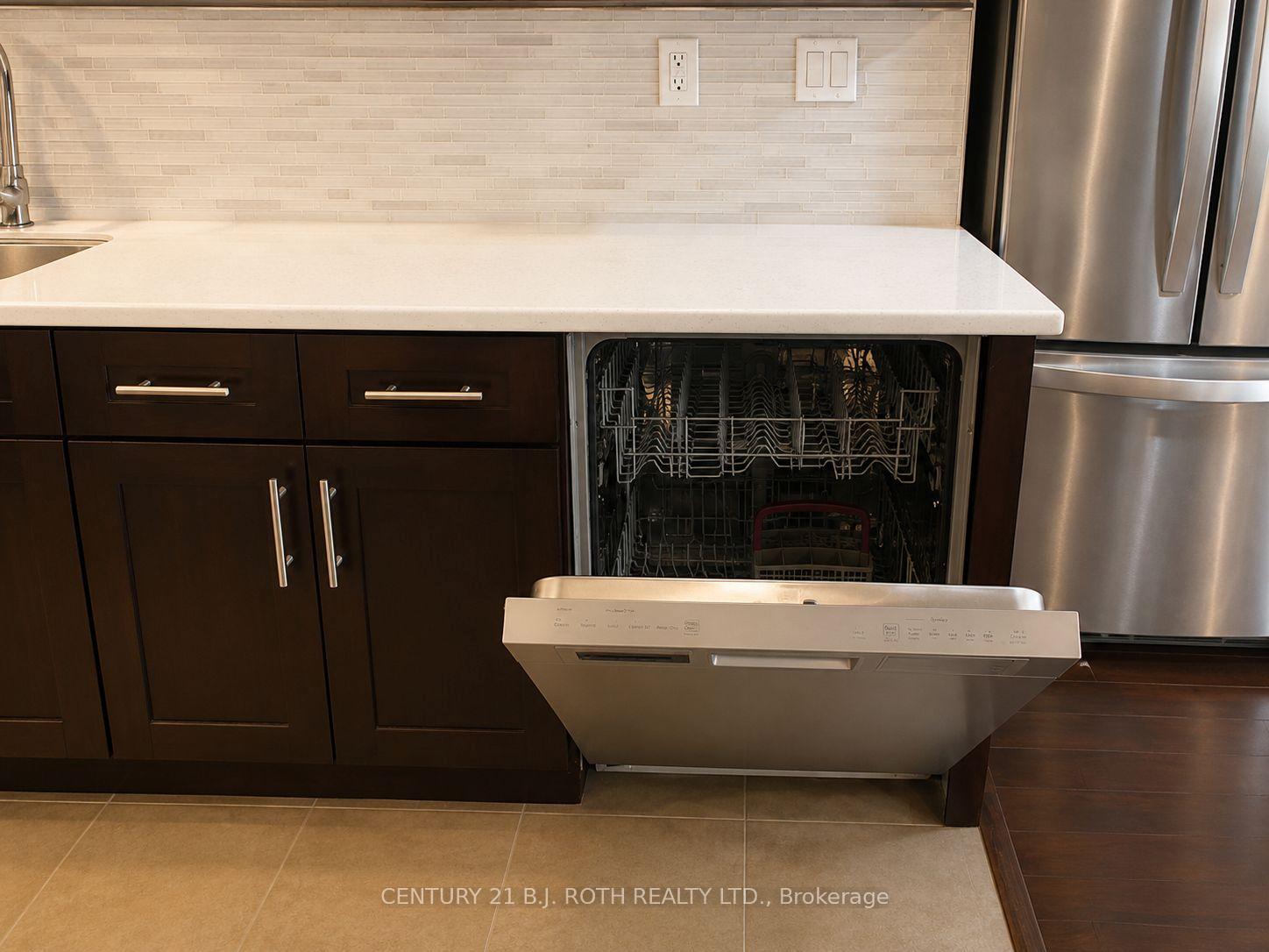 Photo 13 of 108 Succession Crescent, Barrie, Innis-Shore — HOMEH