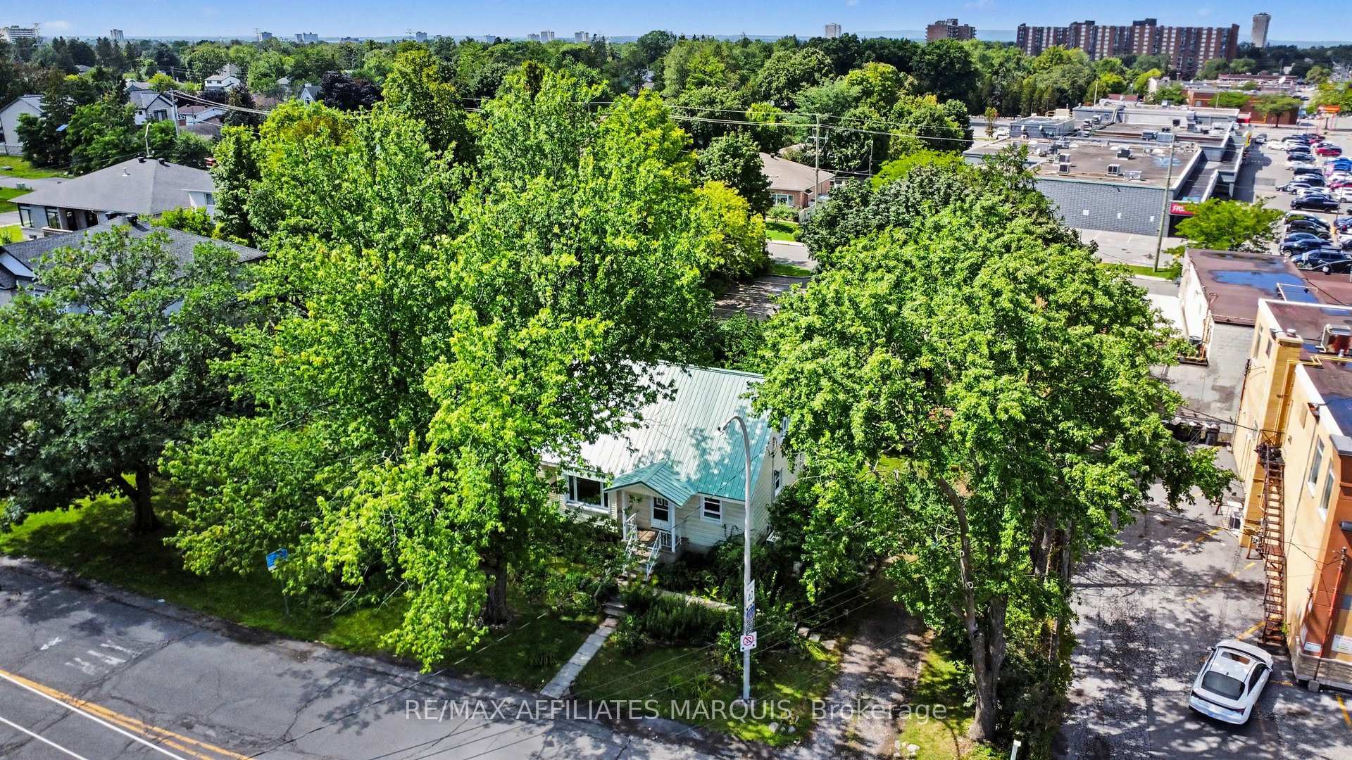 Photo 2 of 1 Withrow Avenue, Ottawa, Meadowlands/St. Claire Gardens — HOMEH