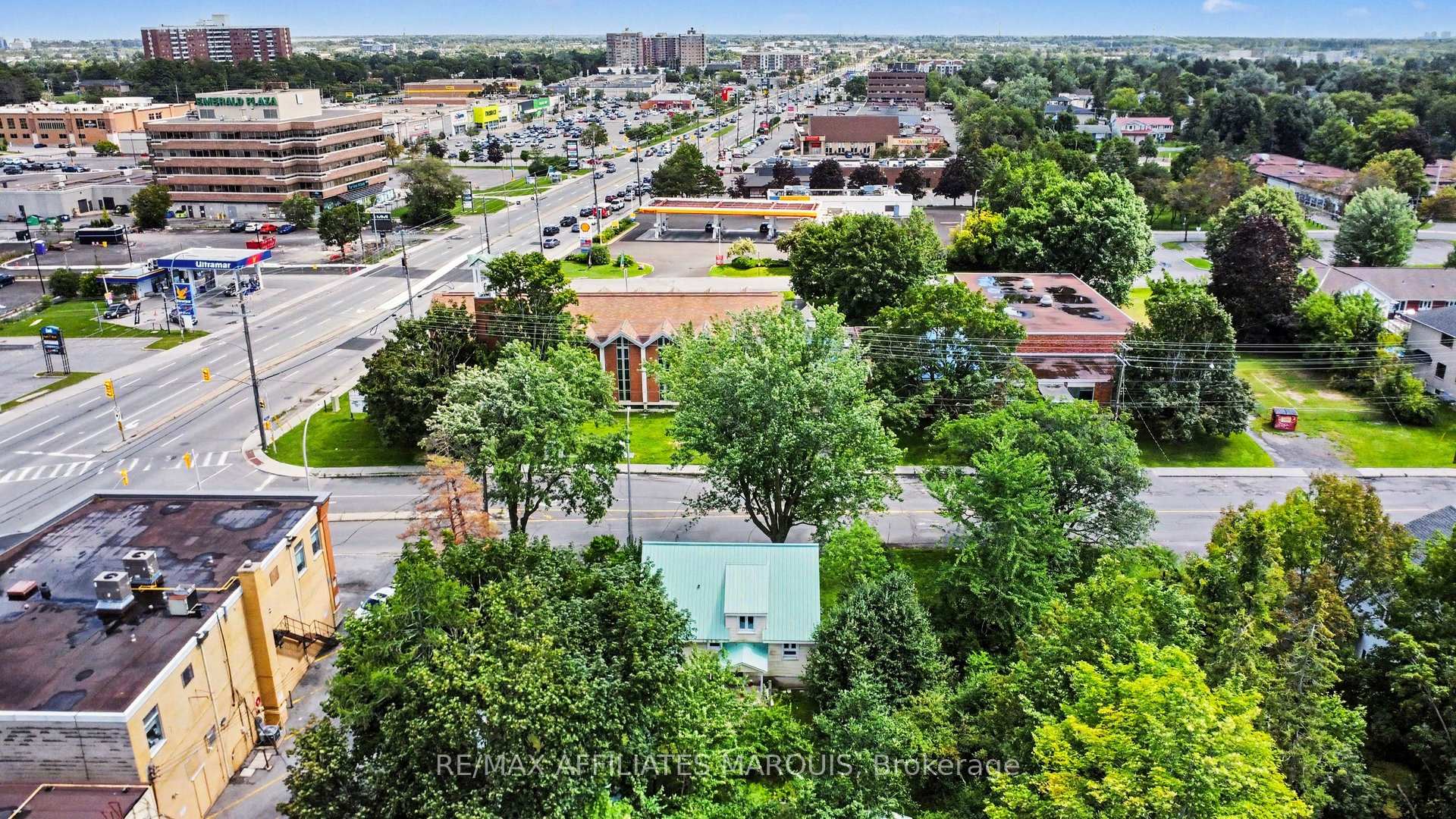 Photo 5 of 1 Withrow Avenue, Ottawa, Meadowlands/St. Claire Gardens — HOMEH