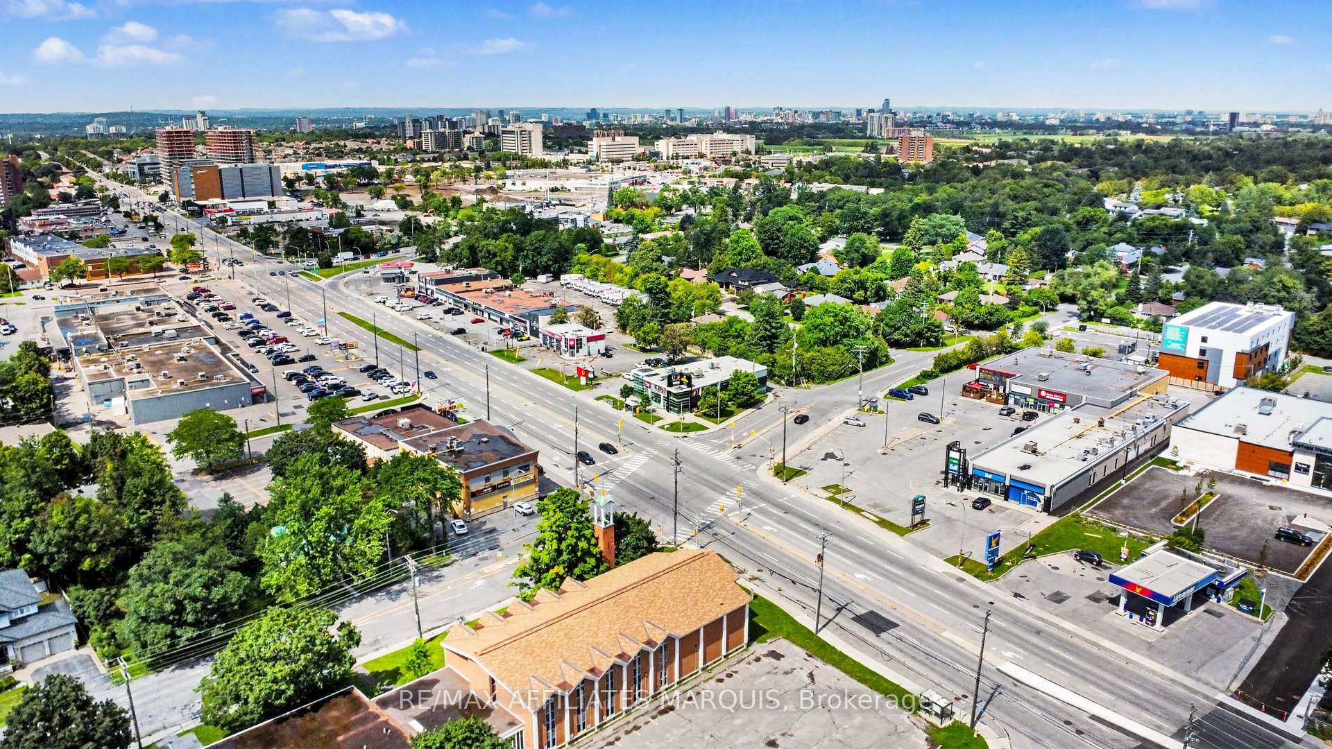 Photo 8 of 1 Withrow Avenue, Ottawa, Meadowlands/St. Claire Gardens — HOMEH