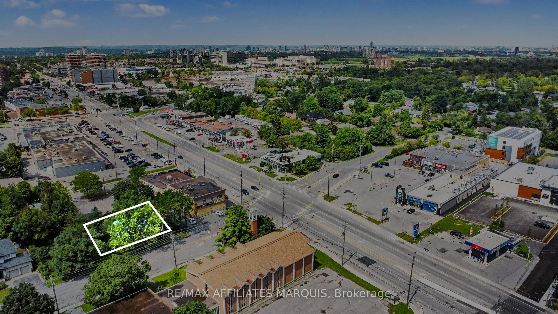 Photo 10 of 1 Withrow Avenue, Ottawa, Meadowlands/St. Claire Gardens — HOMEH