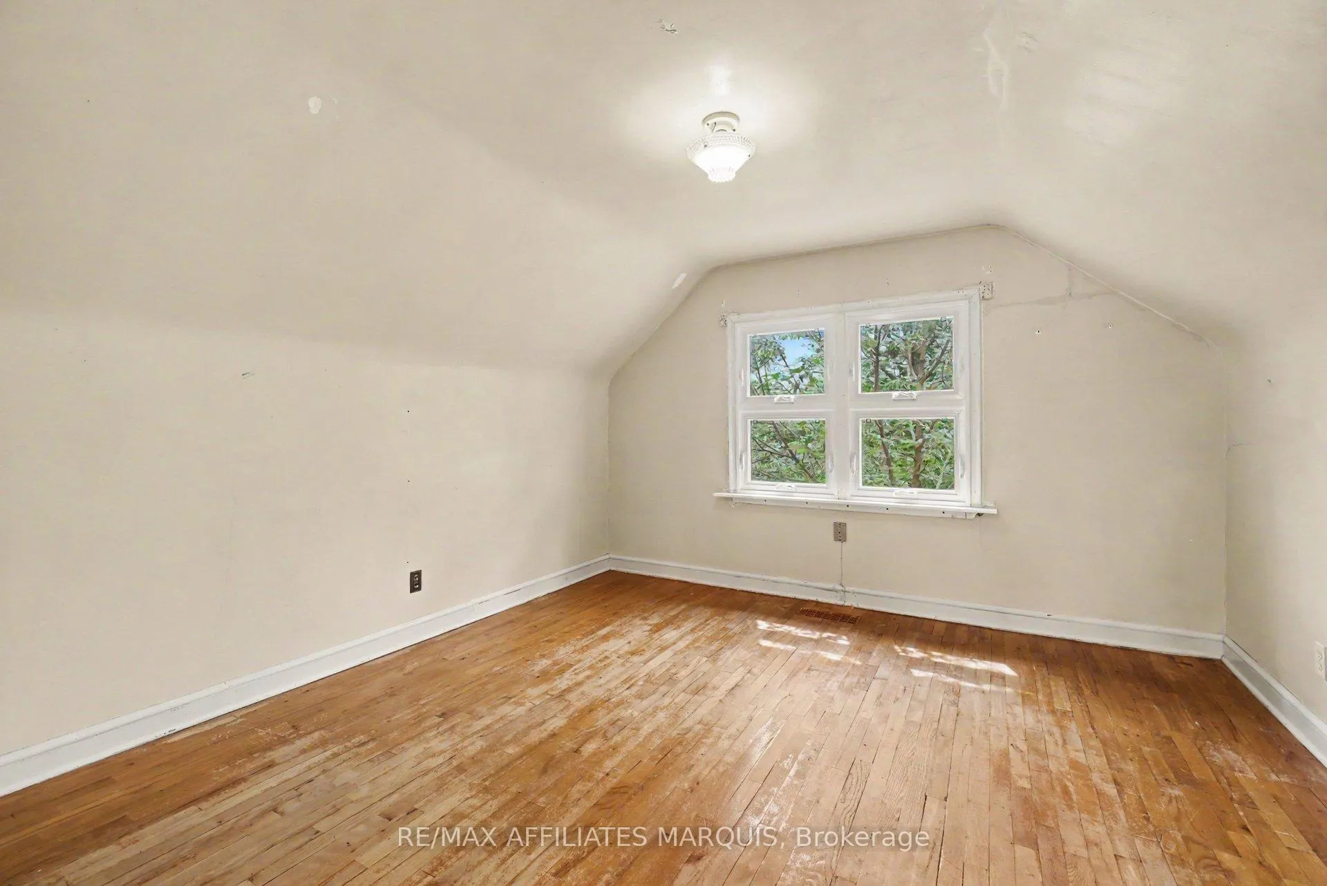 Photo 20 of 1 Withrow Avenue, Ottawa, Meadowlands/St. Claire Gardens — HOMEH