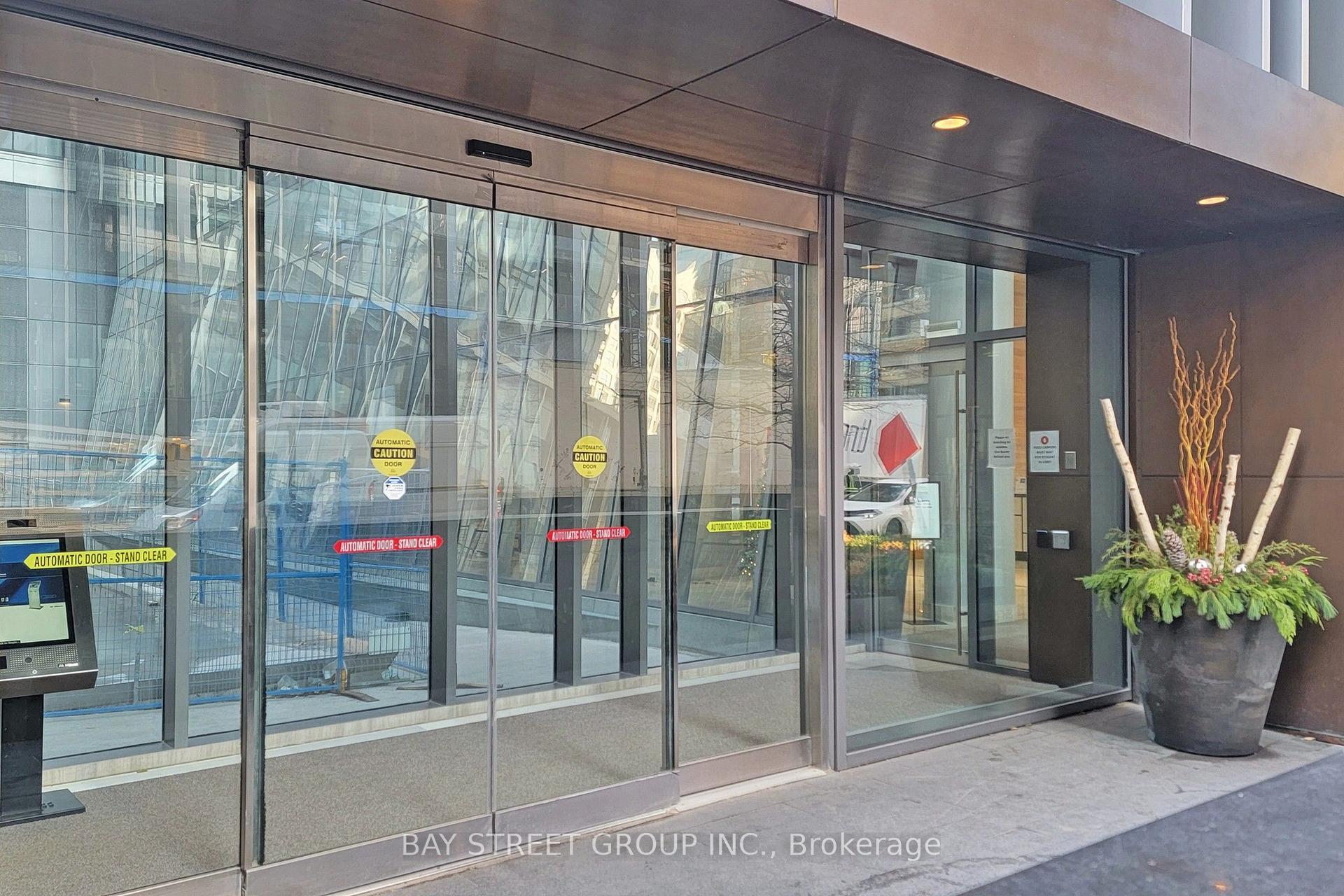 Photo 4 of Unit 2205, 50 Charles Street E, Toronto, Church-Yonge Corridor — HOMEH