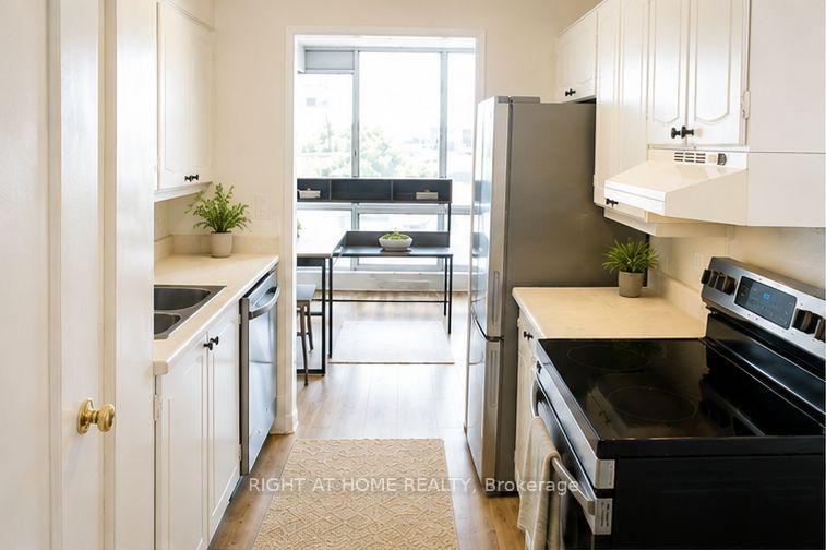 Photo 4 of Unit 903, 380 King Street, London, East K — HOMEH