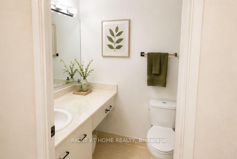Photo 5 of Unit 903, 380 King Street, London, East K — HOMEH
