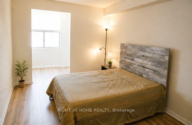 Photo 6 of Unit 903, 380 King Street, London, East K — HOMEH