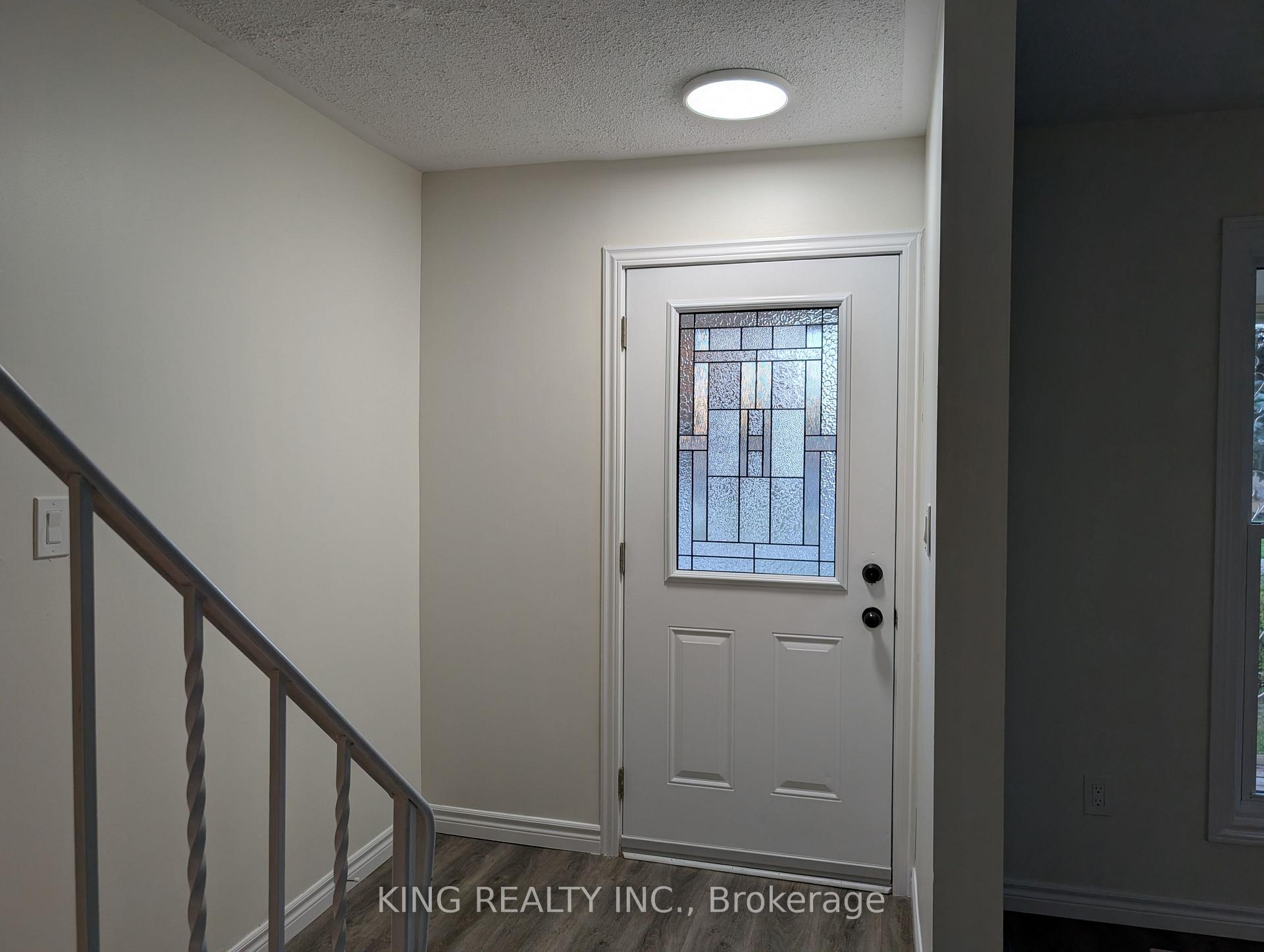Photo 3 of 37 Vanier Place, St. Thomas — HOMEH