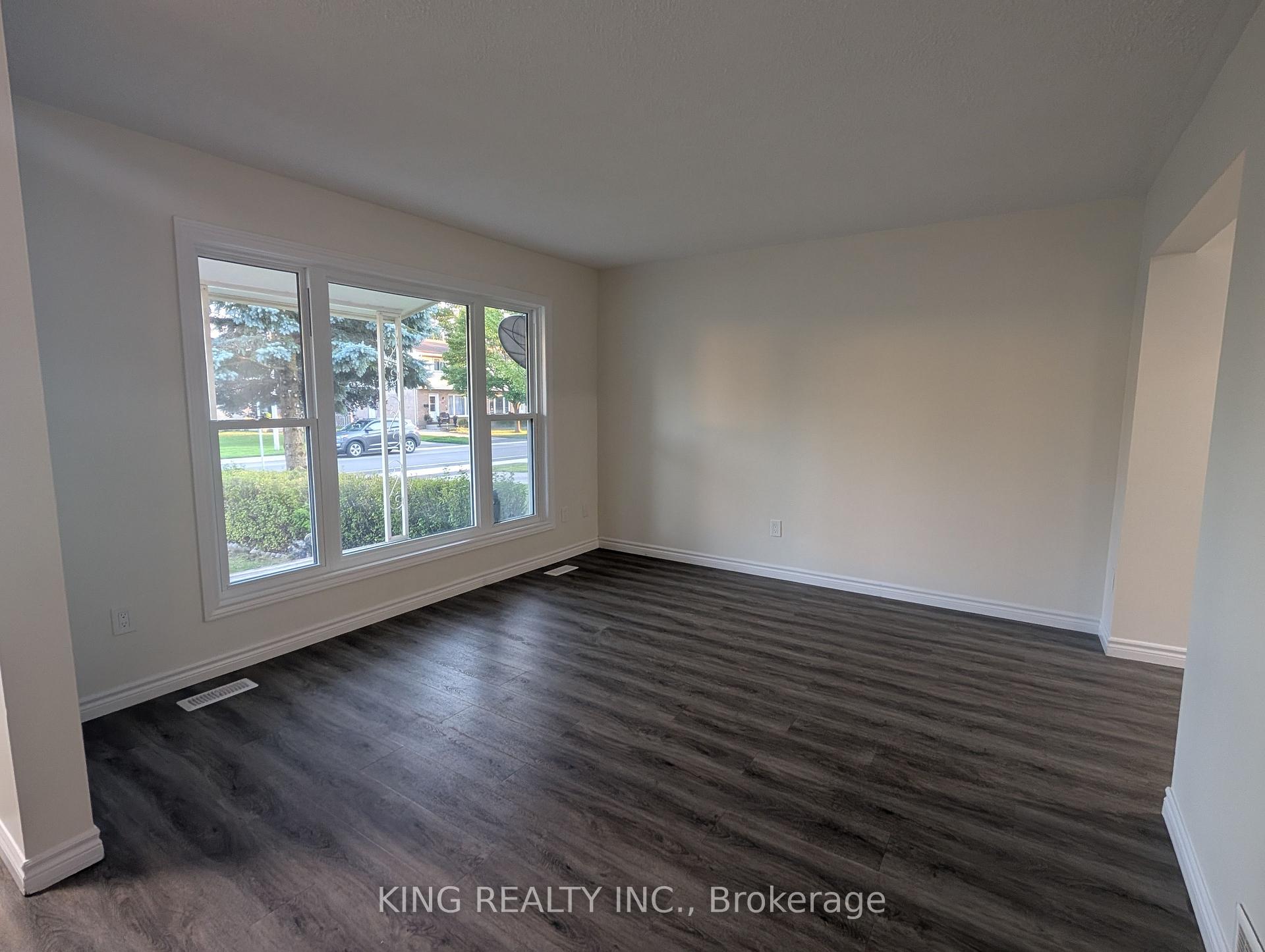 Photo 4 of 37 Vanier Place, St. Thomas — HOMEH