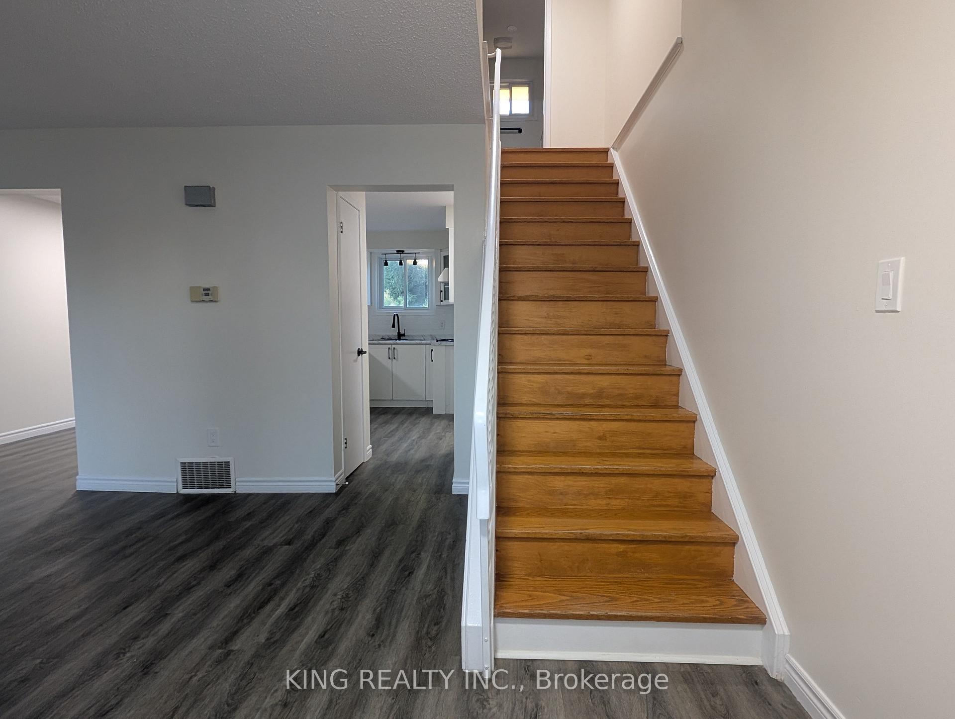 Photo 8 of 37 Vanier Place, St. Thomas — HOMEH