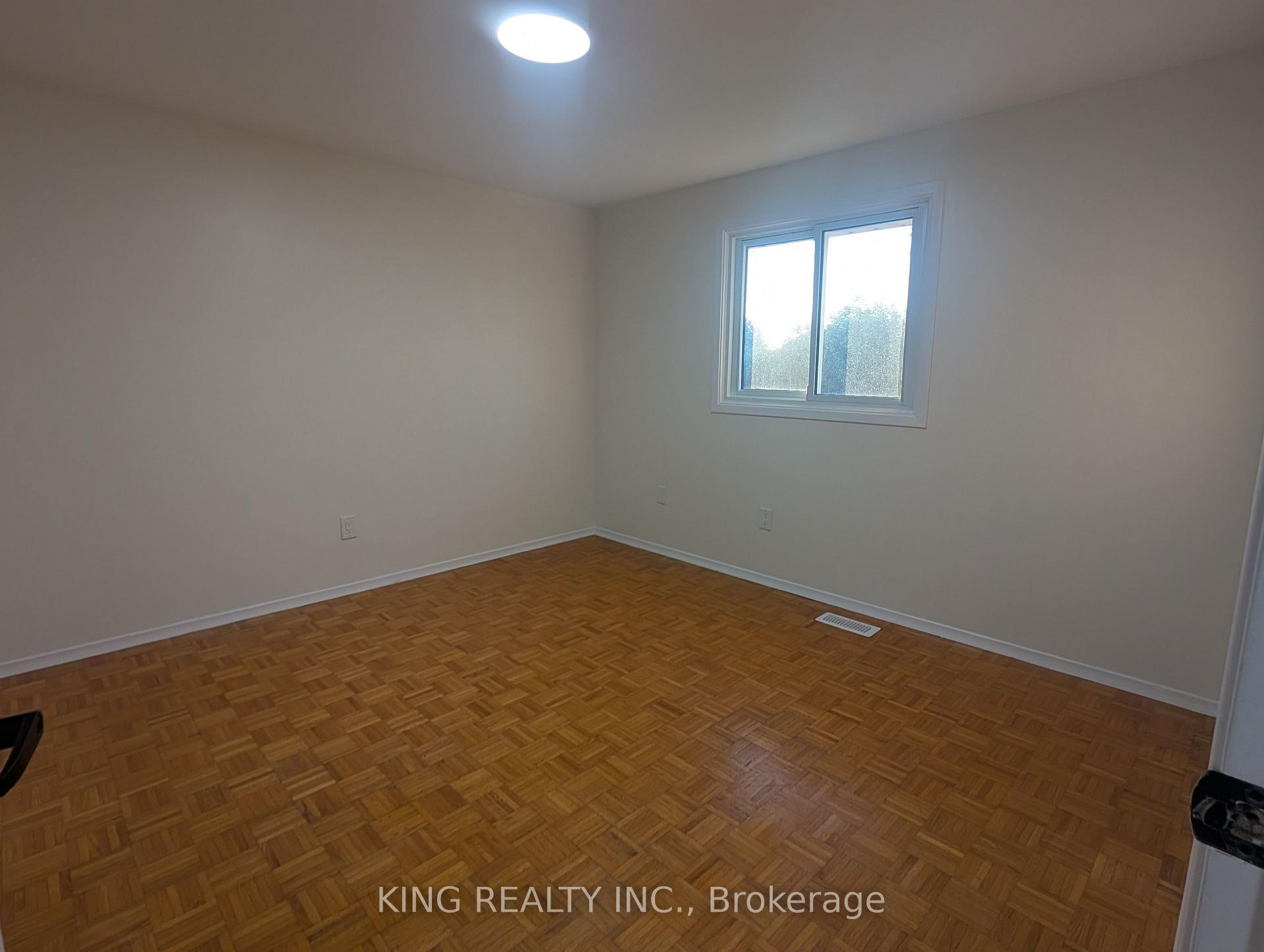 Photo 10 of 37 Vanier Place, St. Thomas — HOMEH