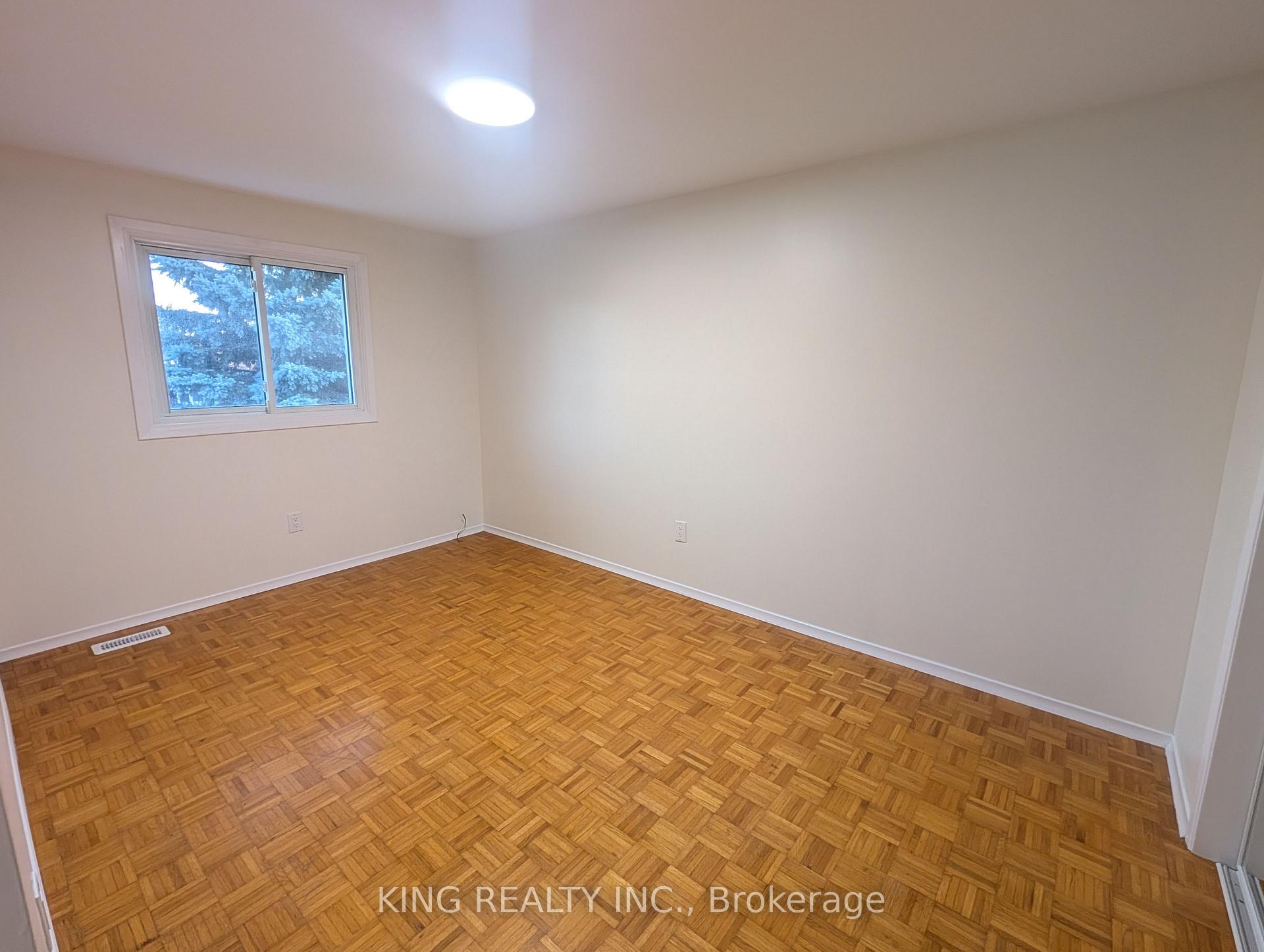 Photo 11 of 37 Vanier Place, St. Thomas — HOMEH