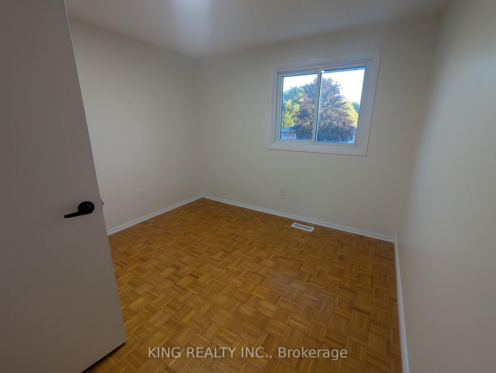 Photo 12 of 37 Vanier Place, St. Thomas — HOMEH