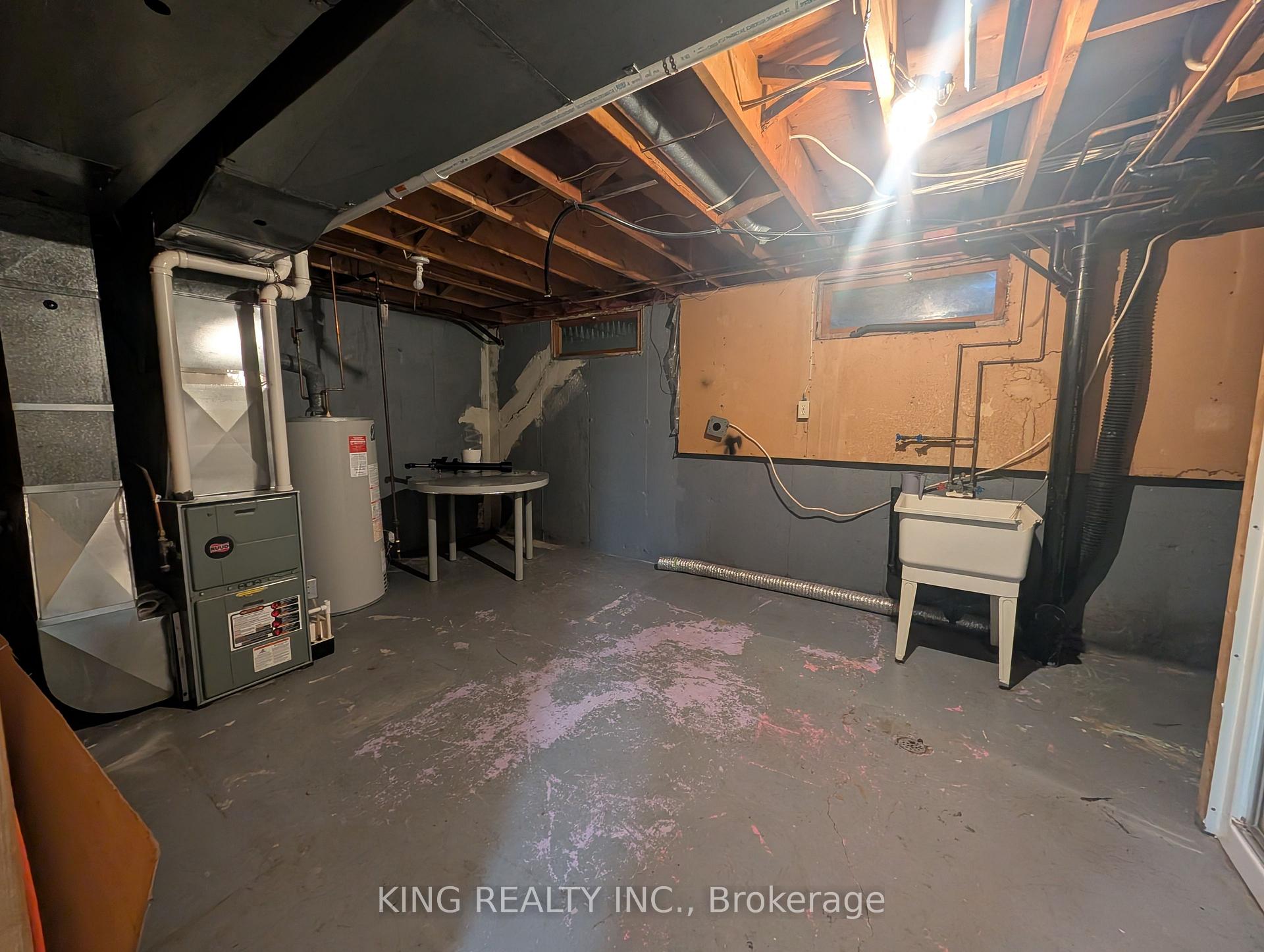 Photo 17 of 37 Vanier Place, St. Thomas — HOMEH