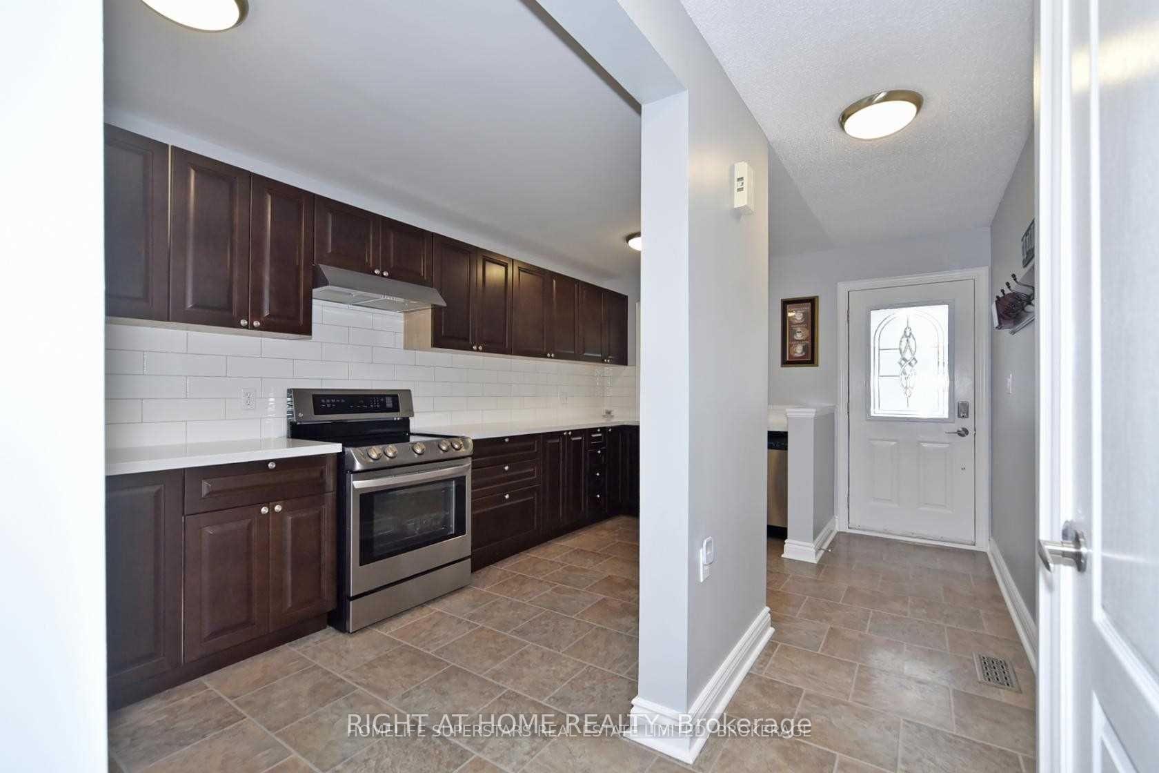 Photo 6 of 1434 Largo Crescent, Oshawa, Samac — HOMEH