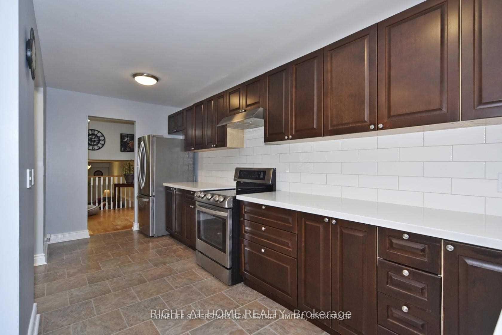 Photo 7 of 1434 Largo Crescent, Oshawa, Samac — HOMEH