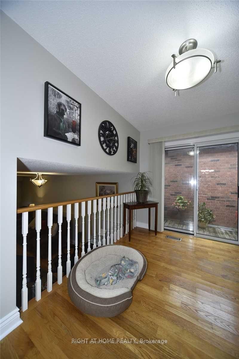 Photo 14 of 1434 Largo Crescent, Oshawa, Samac — HOMEH