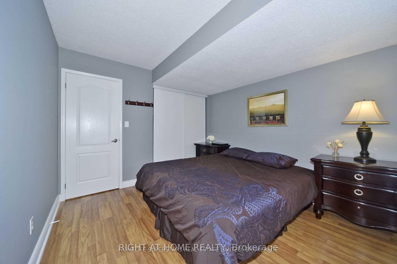 Photo 21 of 1434 Largo Crescent, Oshawa, Samac — HOMEH