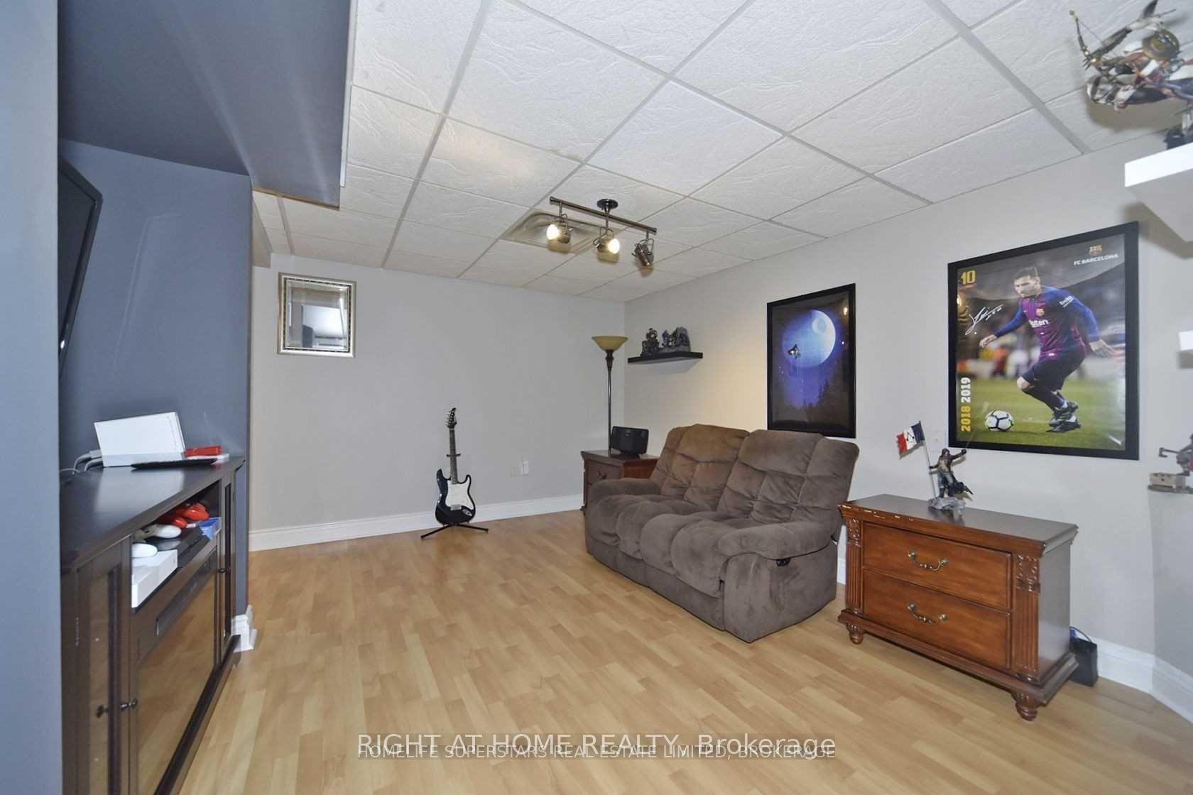 Photo 26 of 1434 Largo Crescent, Oshawa, Samac — HOMEH