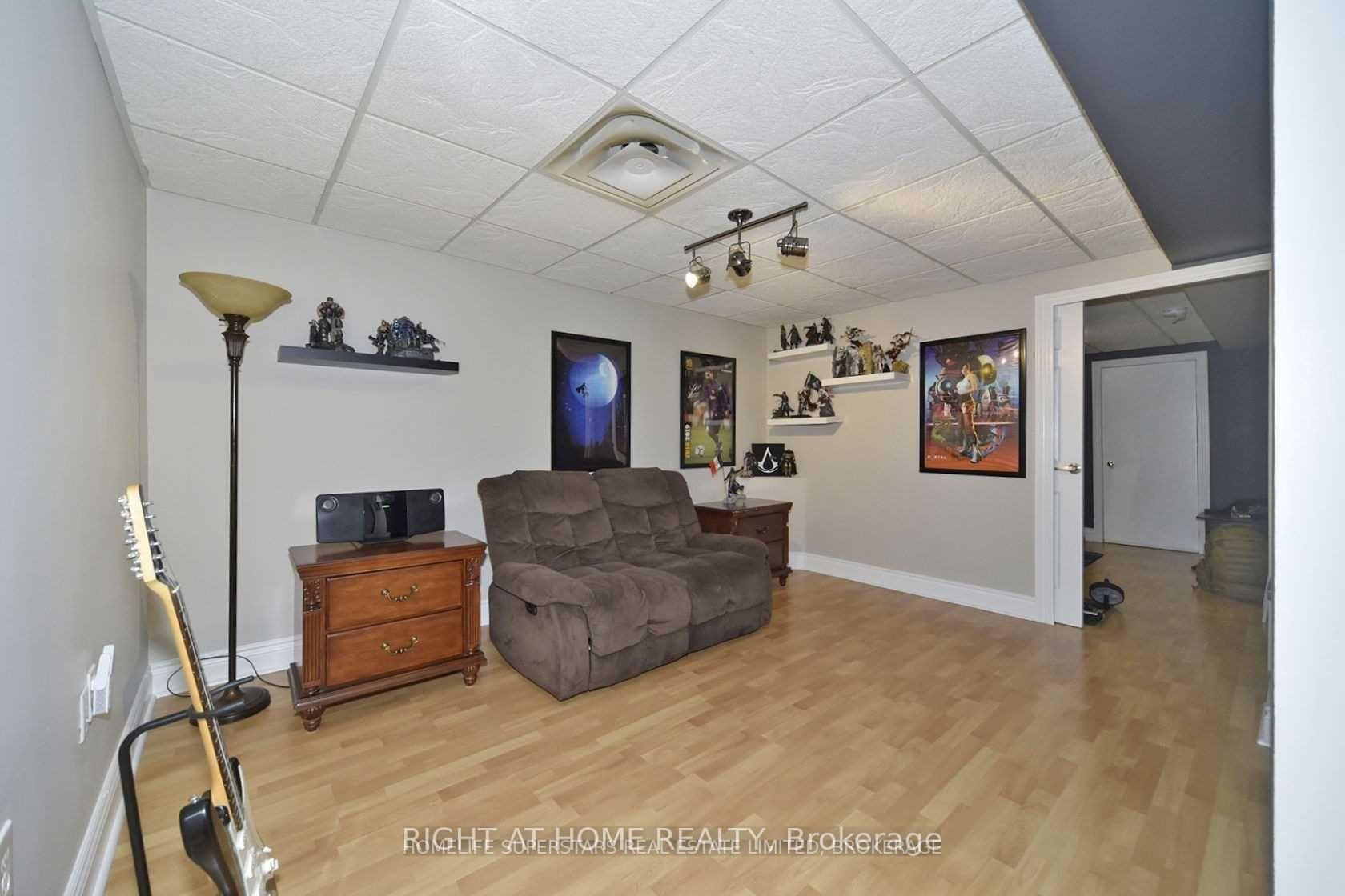 Photo 29 of 1434 Largo Crescent, Oshawa, Samac — HOMEH