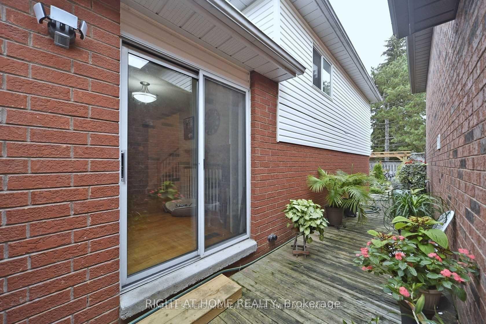 Photo 31 of 1434 Largo Crescent, Oshawa, Samac — HOMEH