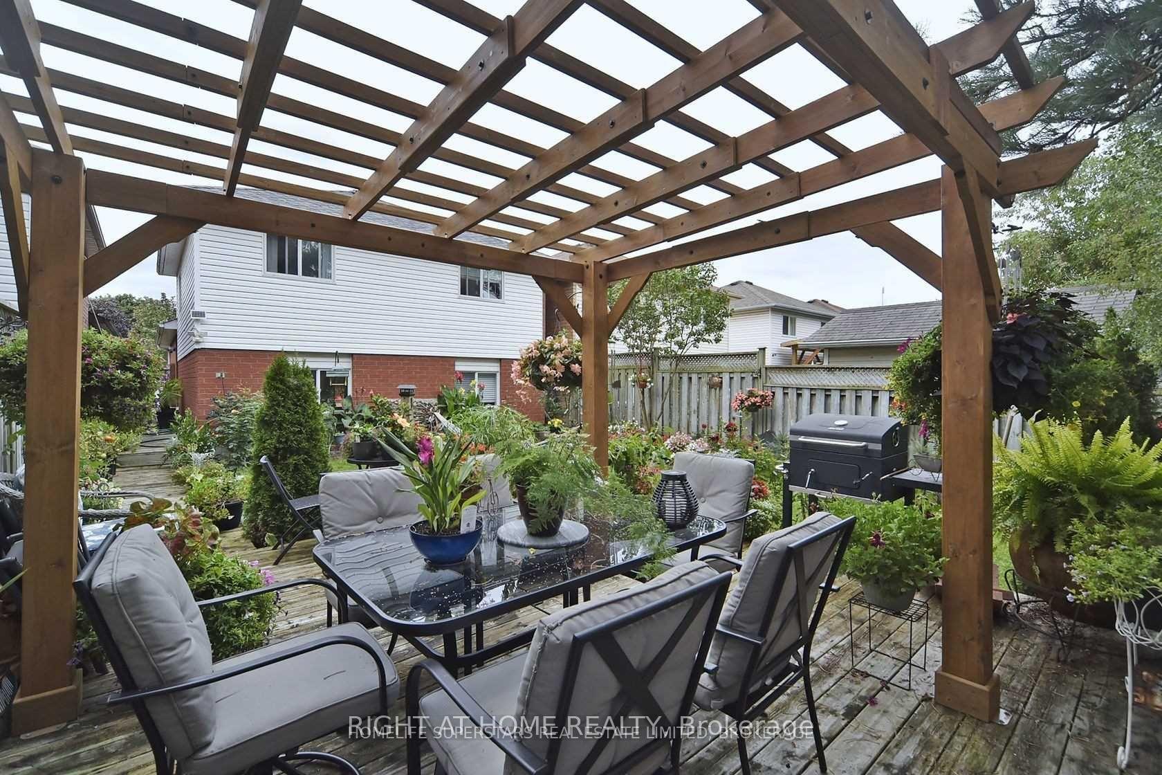 Photo 35 of 1434 Largo Crescent, Oshawa, Samac — HOMEH