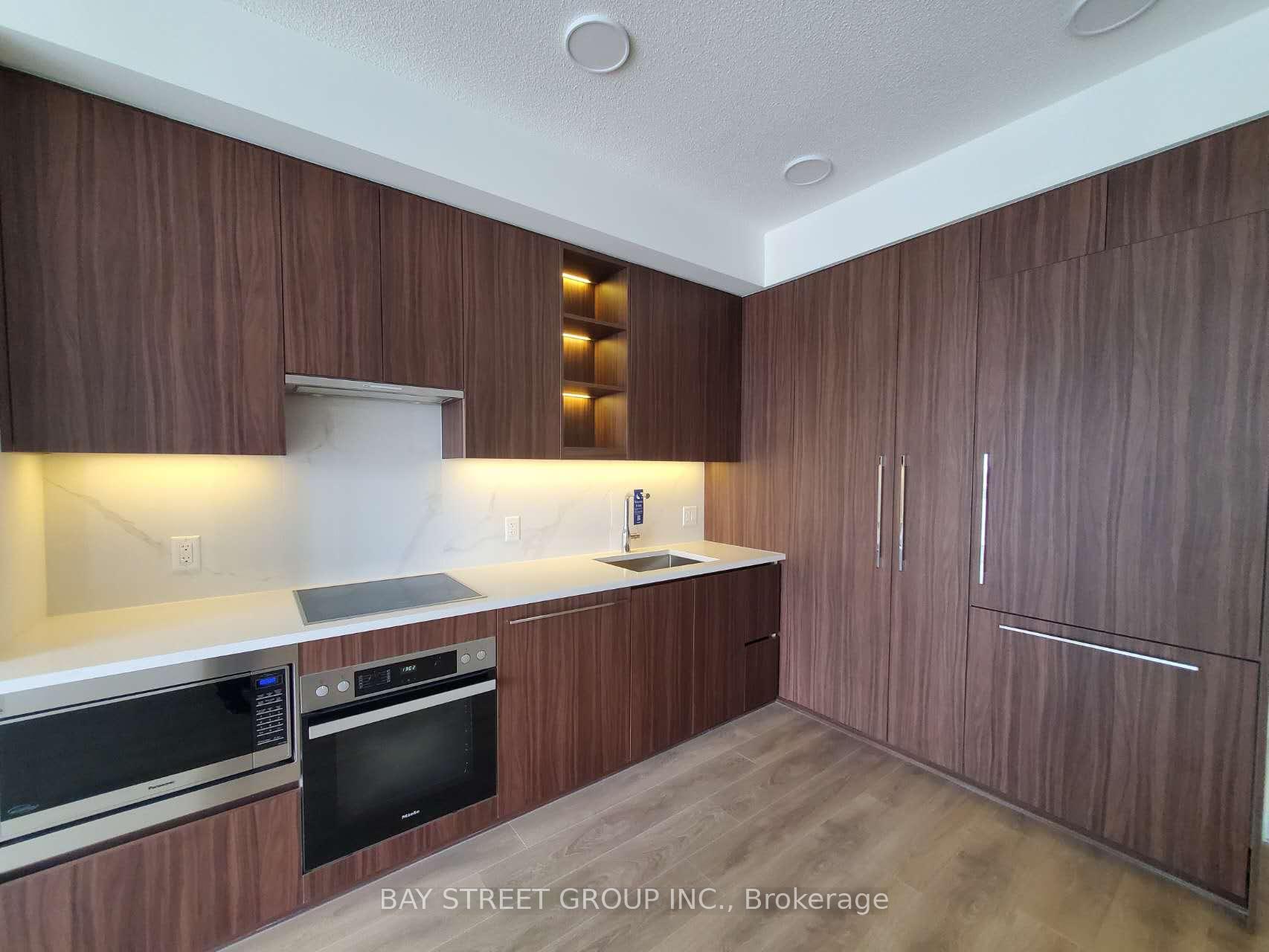 Photo 4 of Unit 2209, 27 Mcmahon Drive, North York, Bayview Village — HOMEH