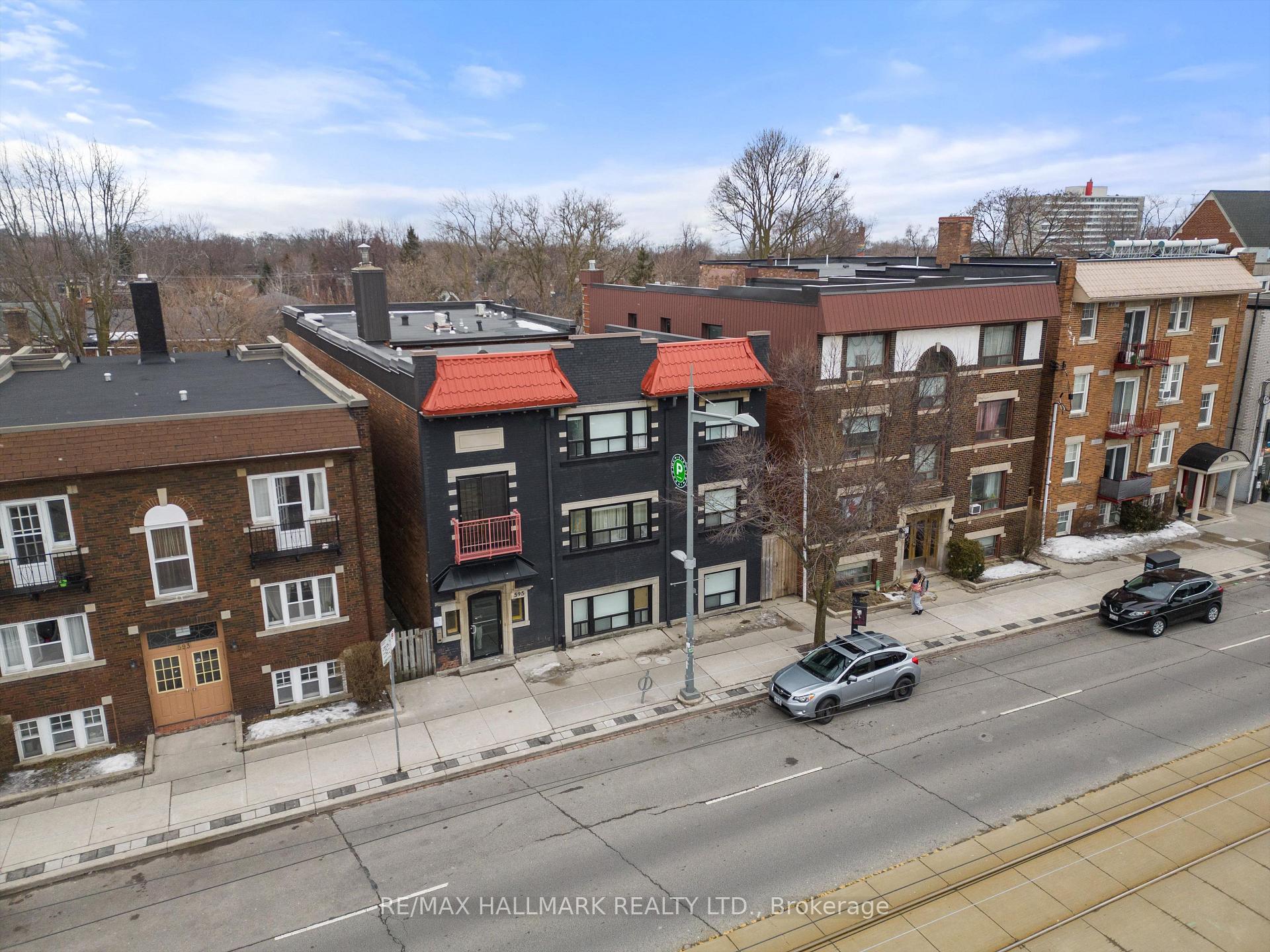 Photo 3 of Unit 16, 595 St Clair Avenue W, Toronto, Wychwood — HOMEH