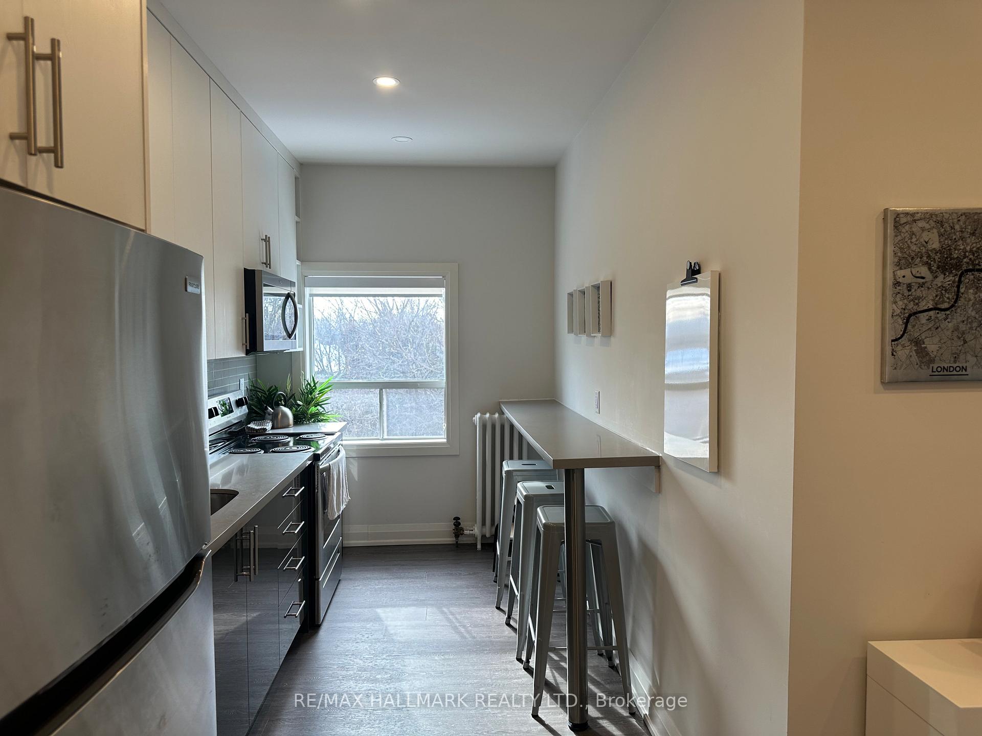 Photo 6 of Unit 16, 595 St Clair Avenue W, Toronto, Wychwood — HOMEH