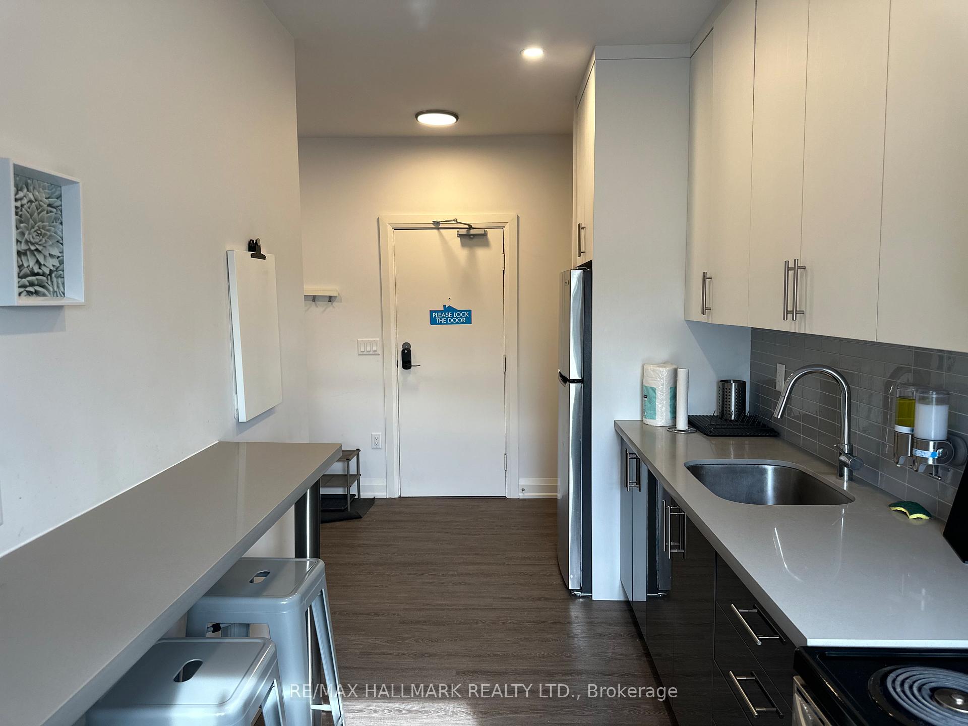 Photo 10 of Unit 16, 595 St Clair Avenue W, Toronto, Wychwood — HOMEH