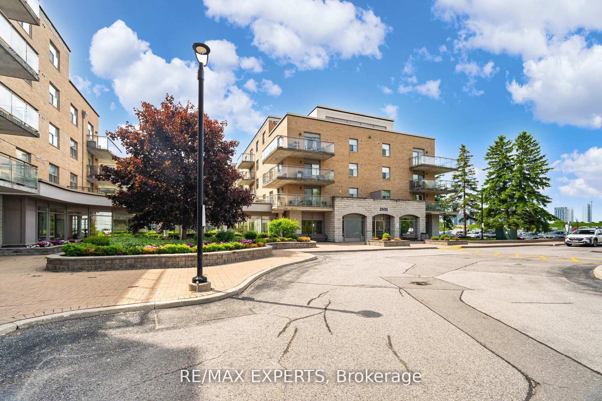 Photo of Unit 216, 2502 Rutherford Road