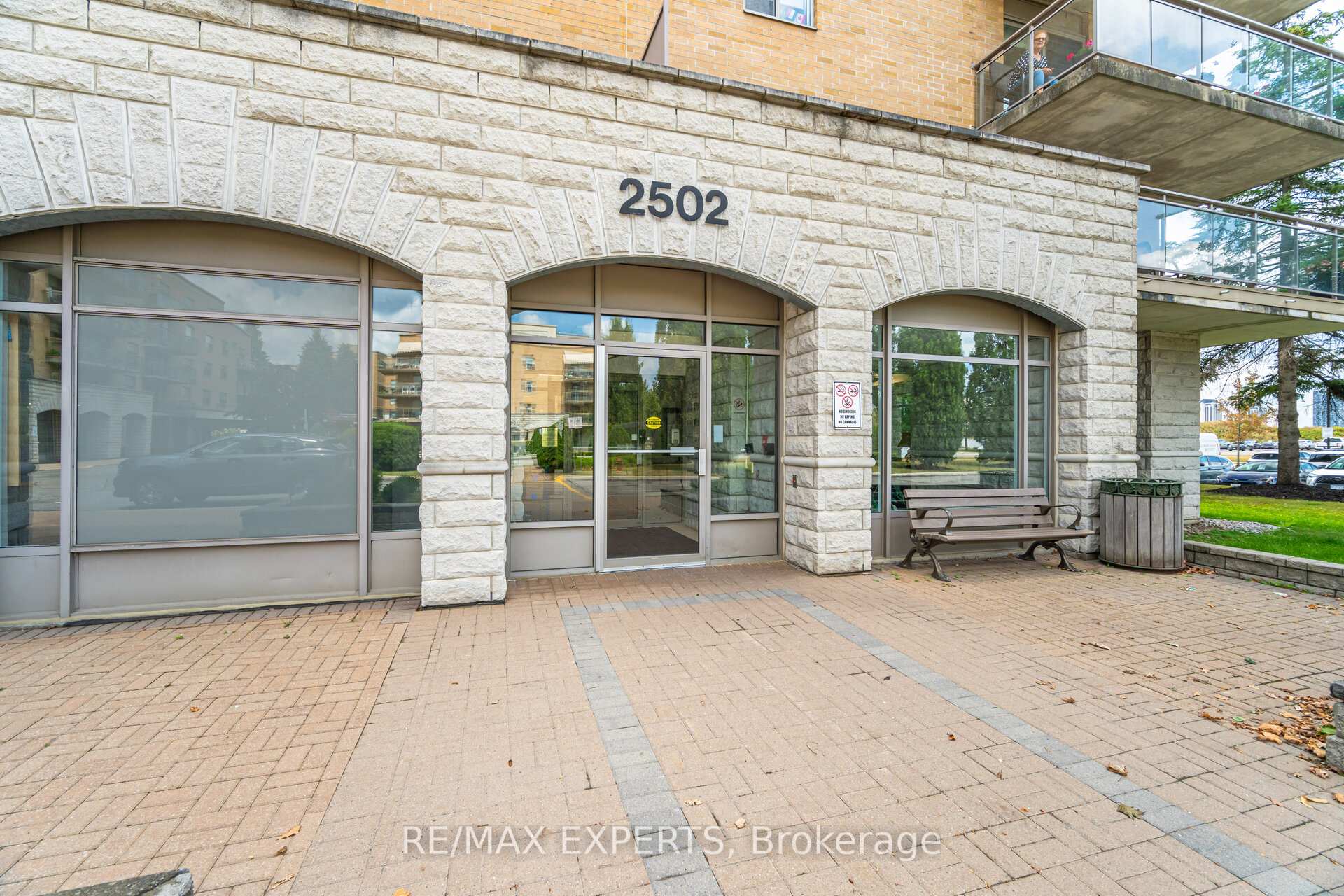 Photo 5 of Unit 216, 2502 Rutherford Road, Vaughan, Maple — HOMEH