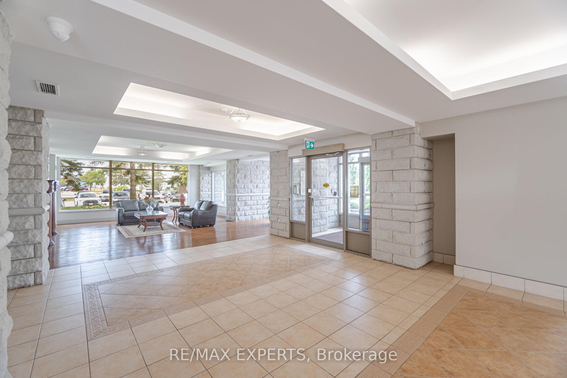 Photo 6 of Unit 216, 2502 Rutherford Road, Vaughan, Maple — HOMEH