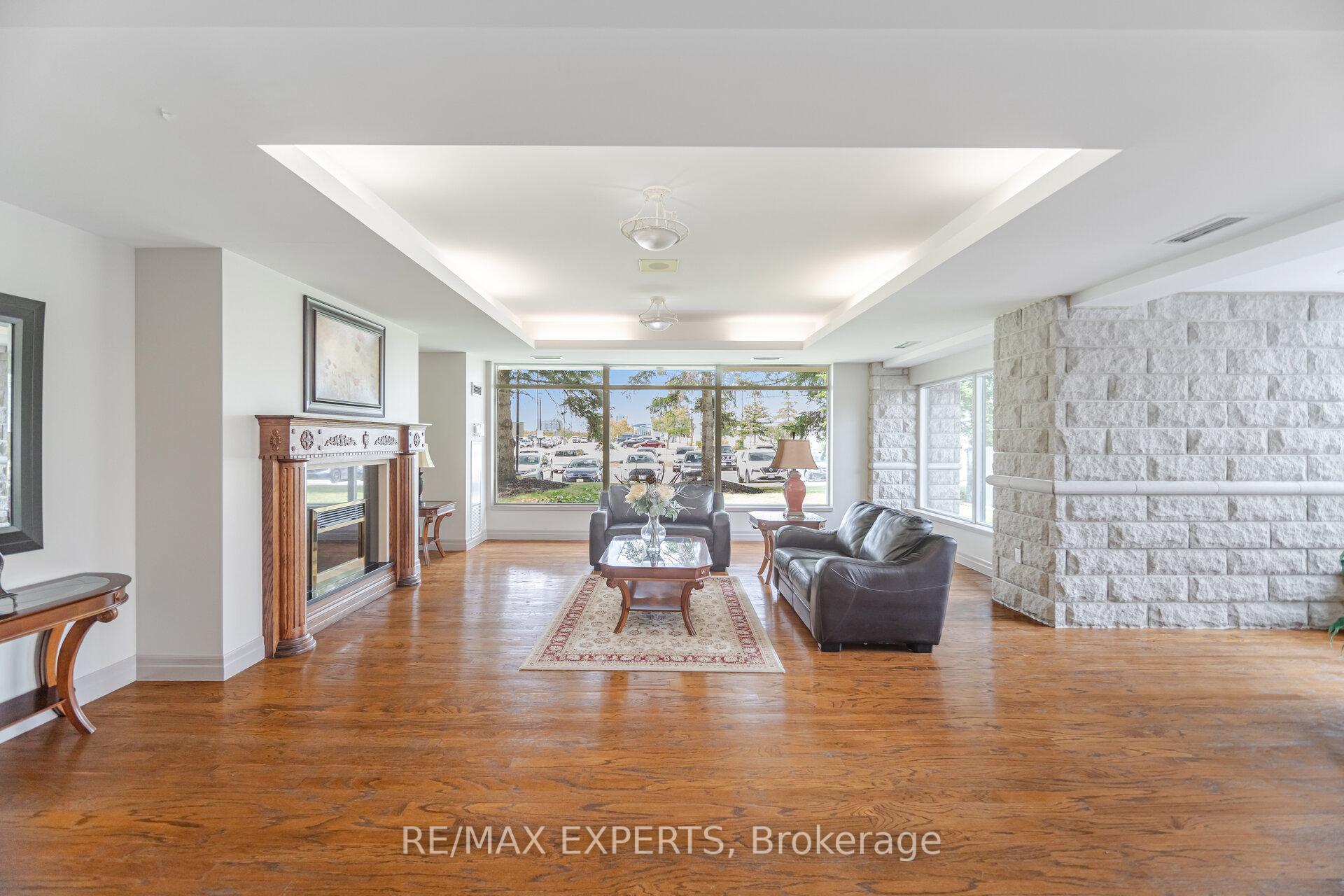 Photo 7 of Unit 216, 2502 Rutherford Road, Vaughan, Maple — HOMEH