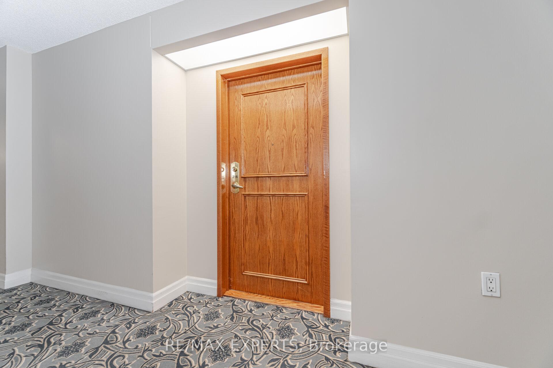 Photo 10 of Unit 216, 2502 Rutherford Road, Vaughan, Maple — HOMEH