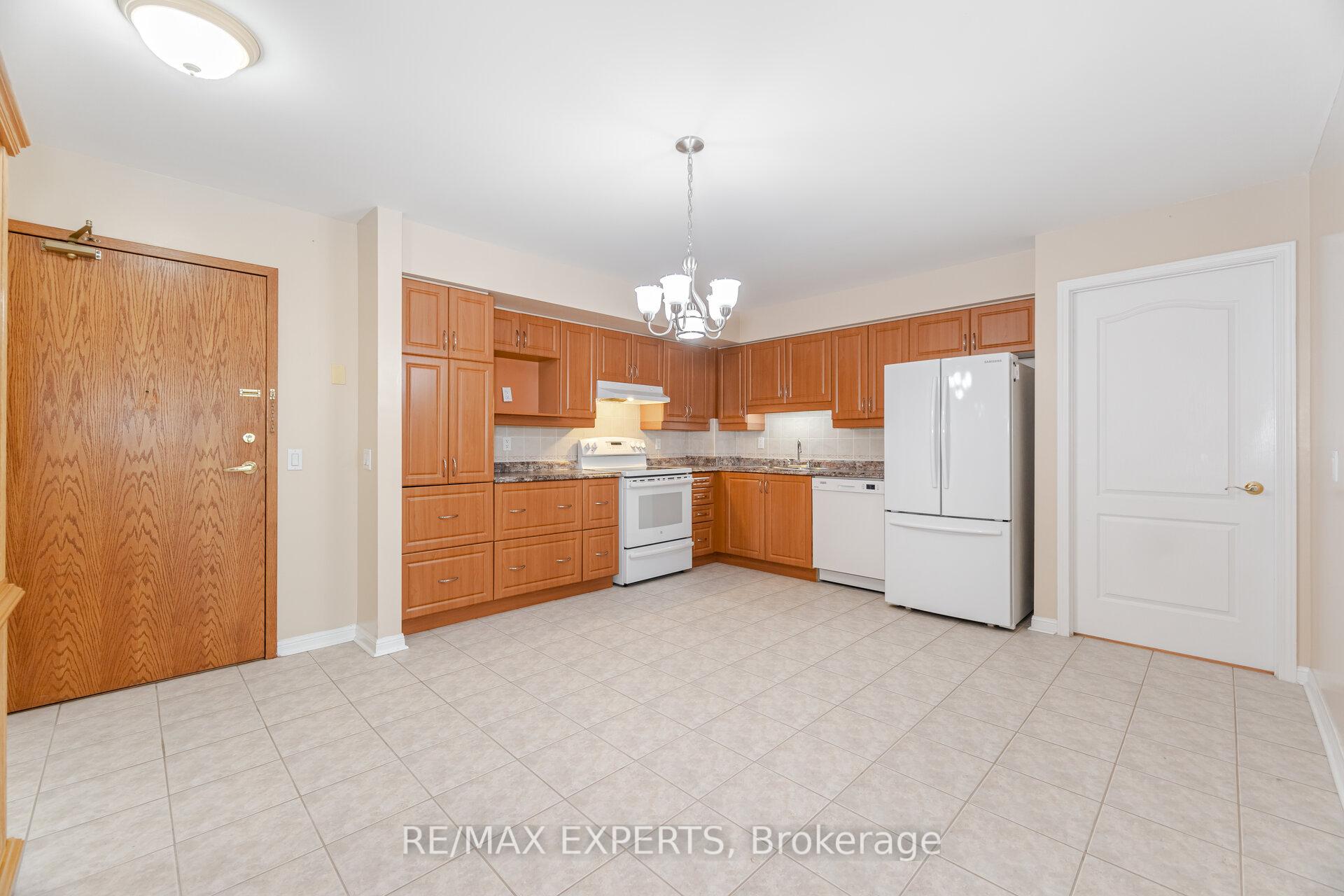Photo 12 of Unit 216, 2502 Rutherford Road, Vaughan, Maple — HOMEH