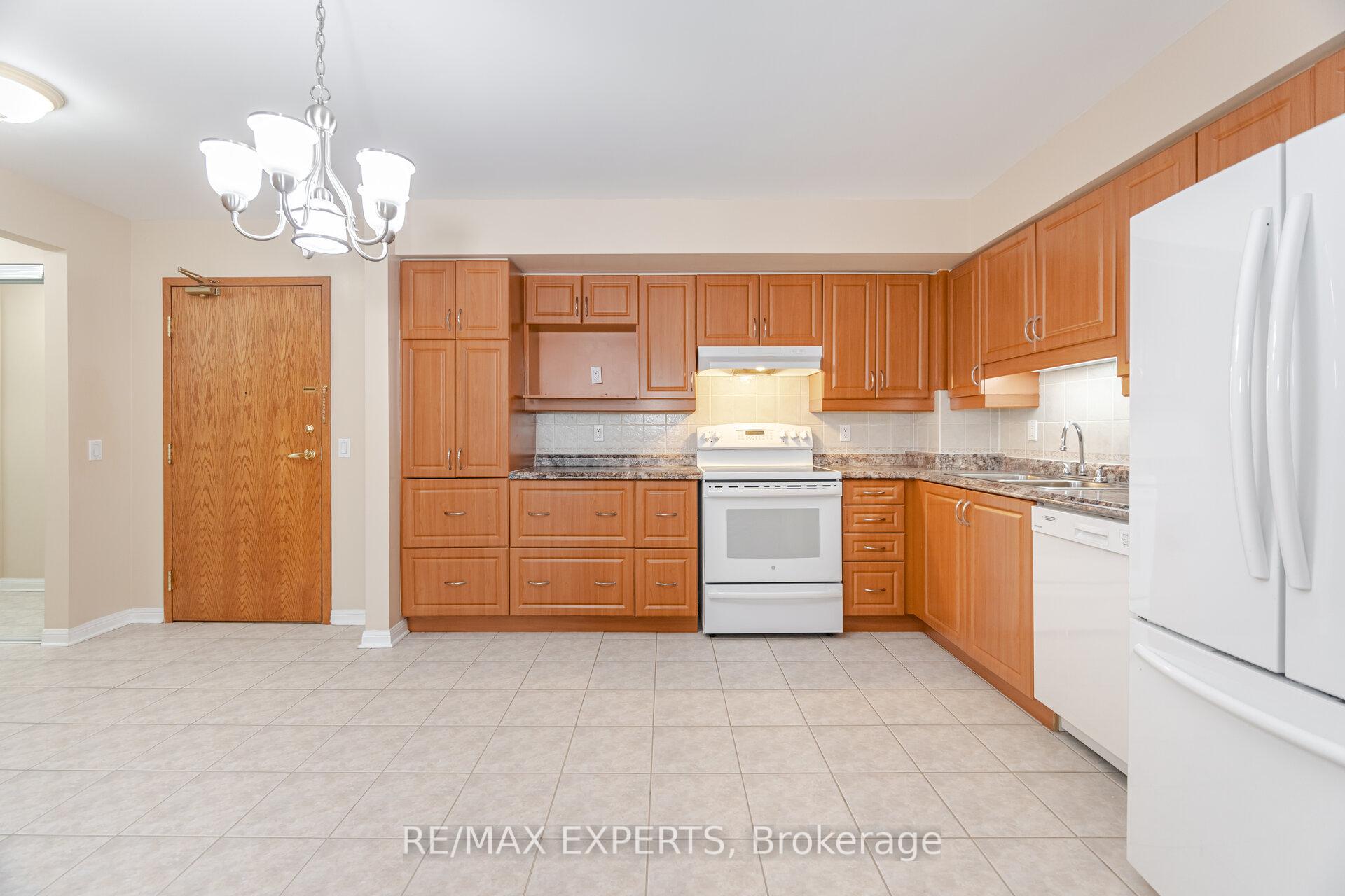 Photo 14 of Unit 216, 2502 Rutherford Road, Vaughan, Maple — HOMEH