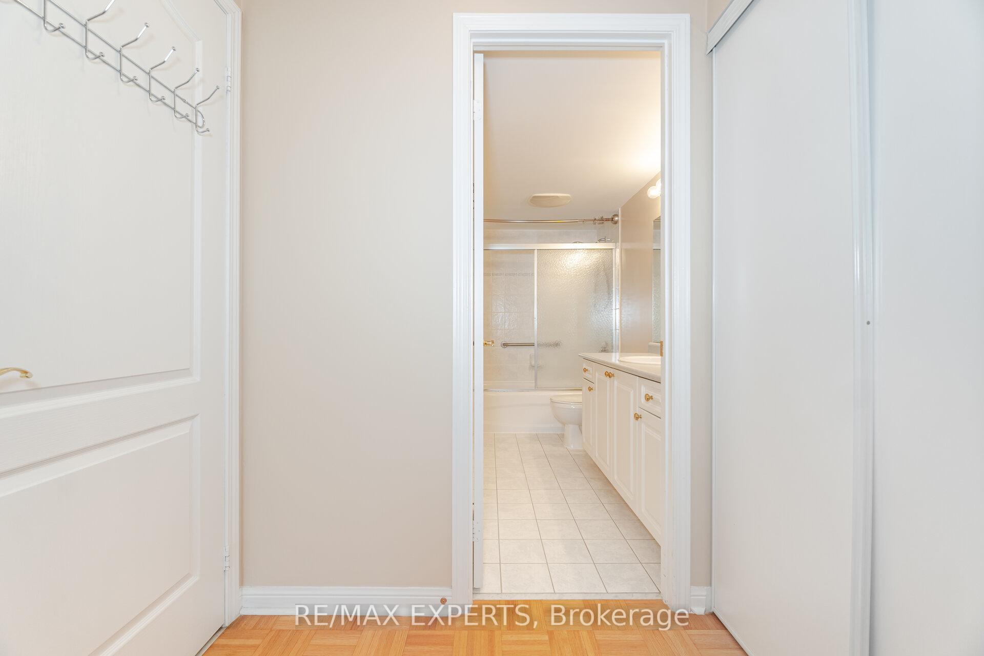 Photo 27 of Unit 216, 2502 Rutherford Road, Vaughan, Maple — HOMEH