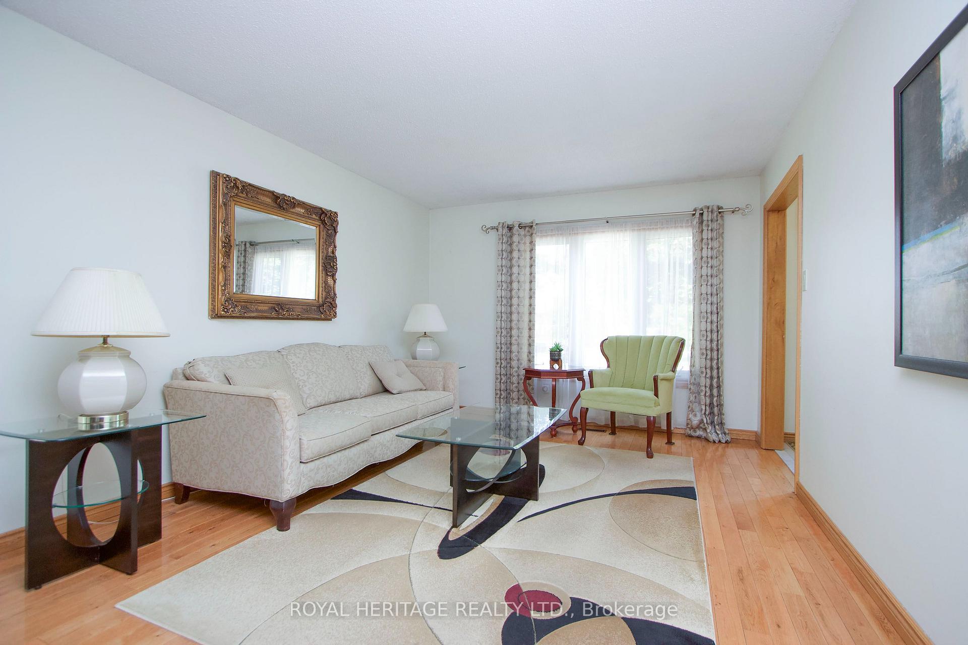 Photo 4 of 718 Annes Street, Whitby, Rural Whitby — HOMEH