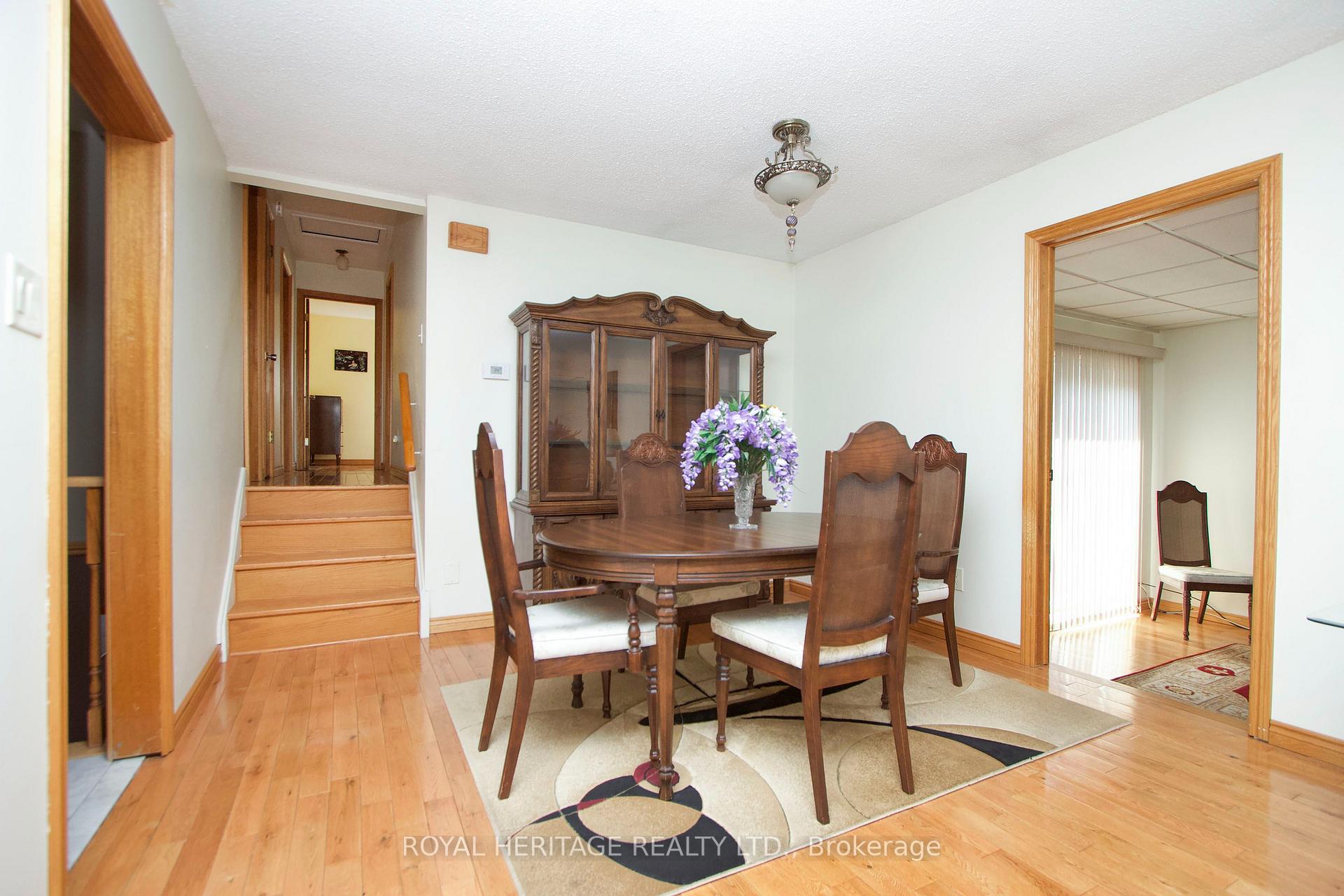 Photo 5 of 718 Annes Street, Whitby, Rural Whitby — HOMEH