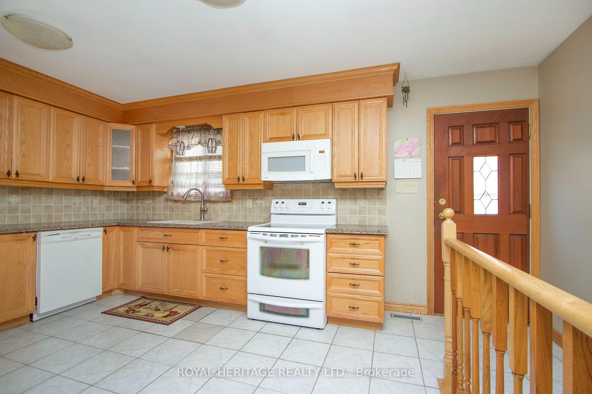 Photo 8 of 718 Annes Street, Whitby, Rural Whitby — HOMEH