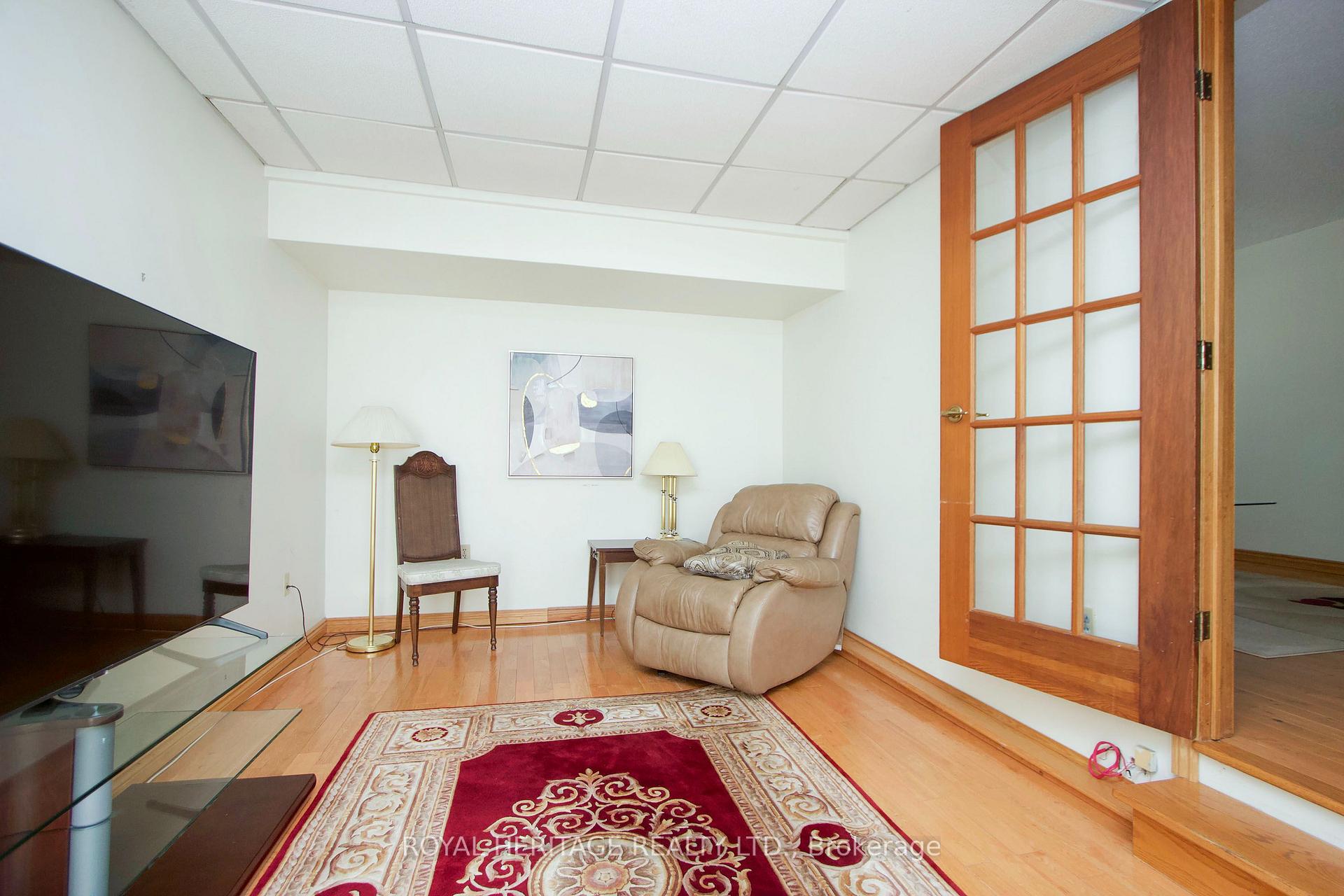 Photo 9 of 718 Annes Street, Whitby, Rural Whitby — HOMEH