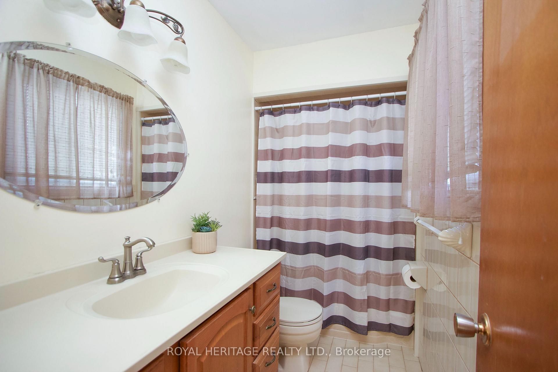 Photo 12 of 718 Annes Street, Whitby, Rural Whitby — HOMEH