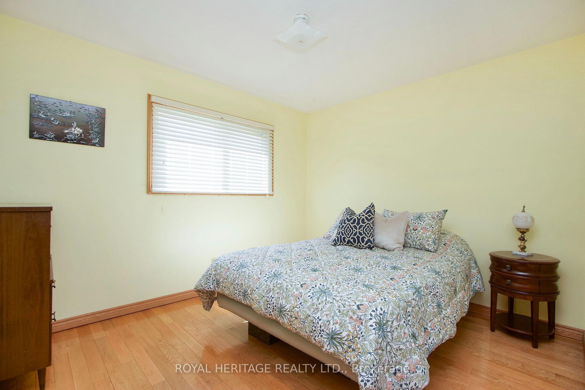 Photo 13 of 718 Annes Street, Whitby, Rural Whitby — HOMEH