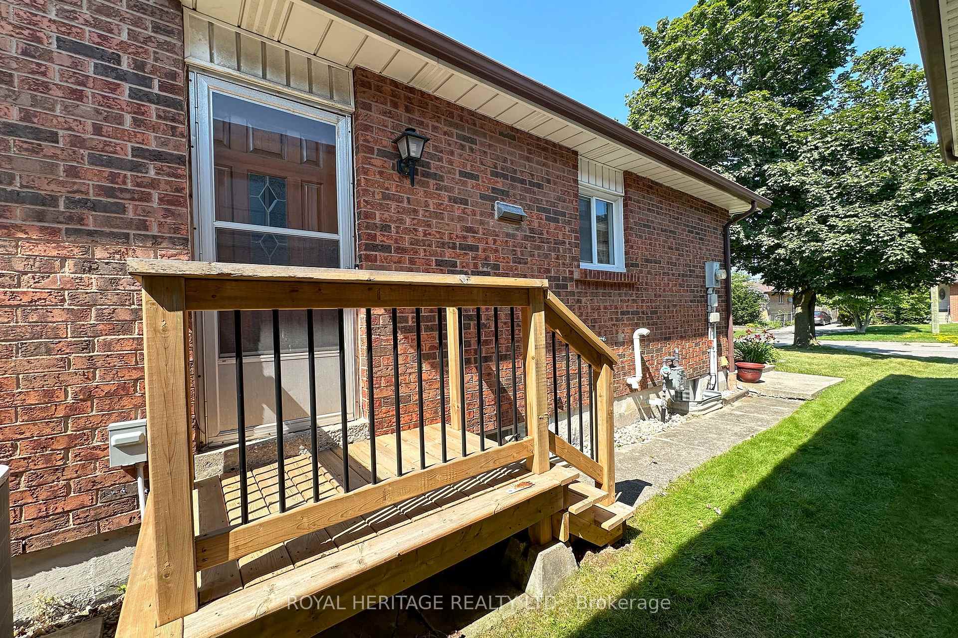 Photo 21 of 718 Annes Street, Whitby, Rural Whitby — HOMEH