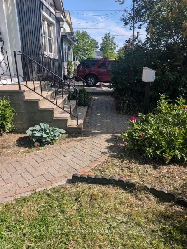 Photo 2 of 4774 Third Avenue, Niagara Falls, Cherrywood — HOMEH