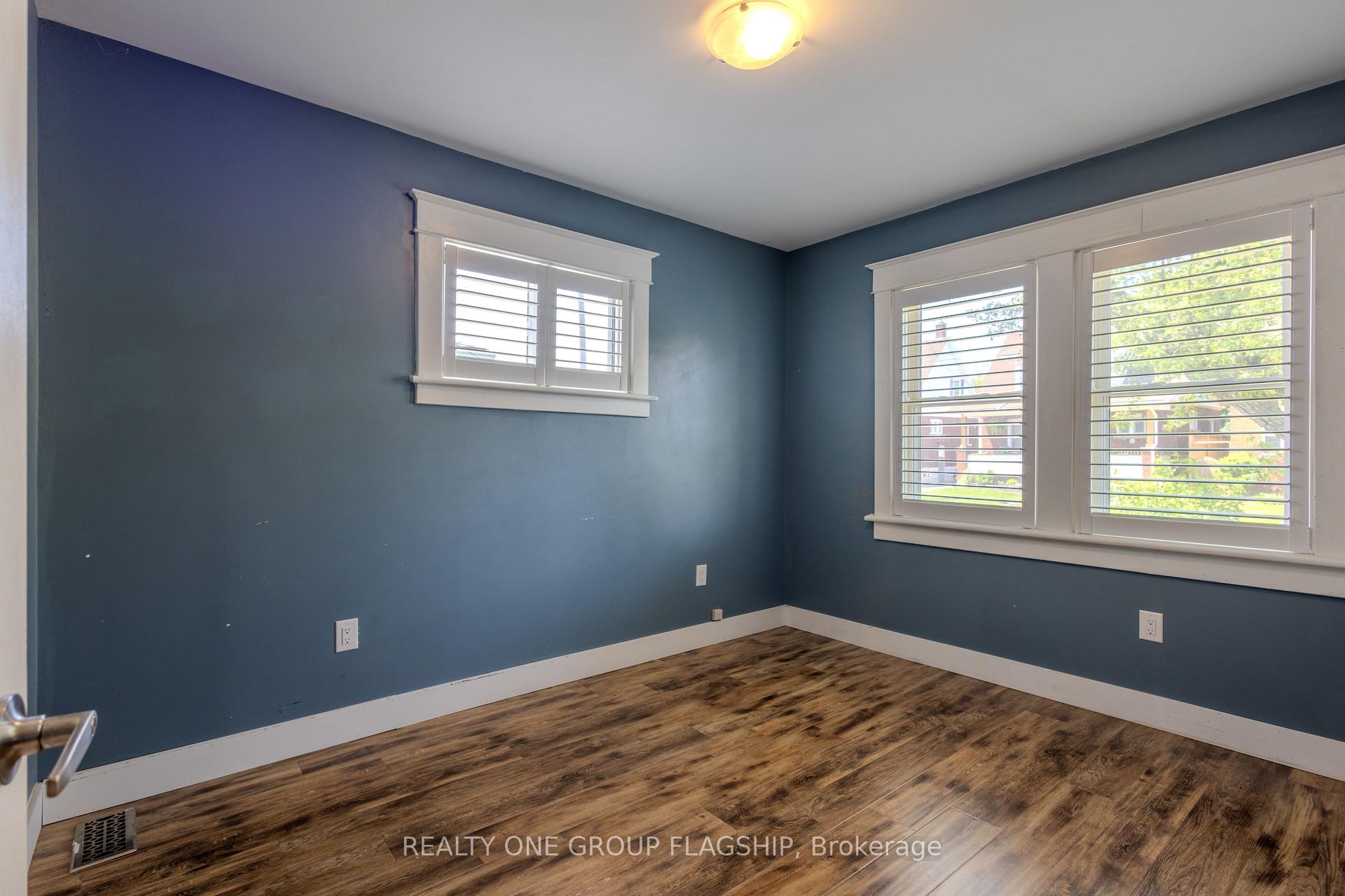 Photo 9 of 4774 Third Avenue, Niagara Falls, Cherrywood — HOMEH