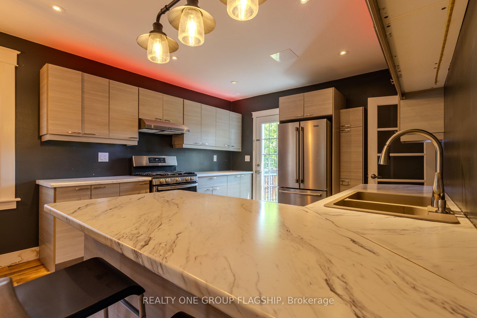 Photo 14 of 4774 Third Avenue, Niagara Falls, Cherrywood — HOMEH