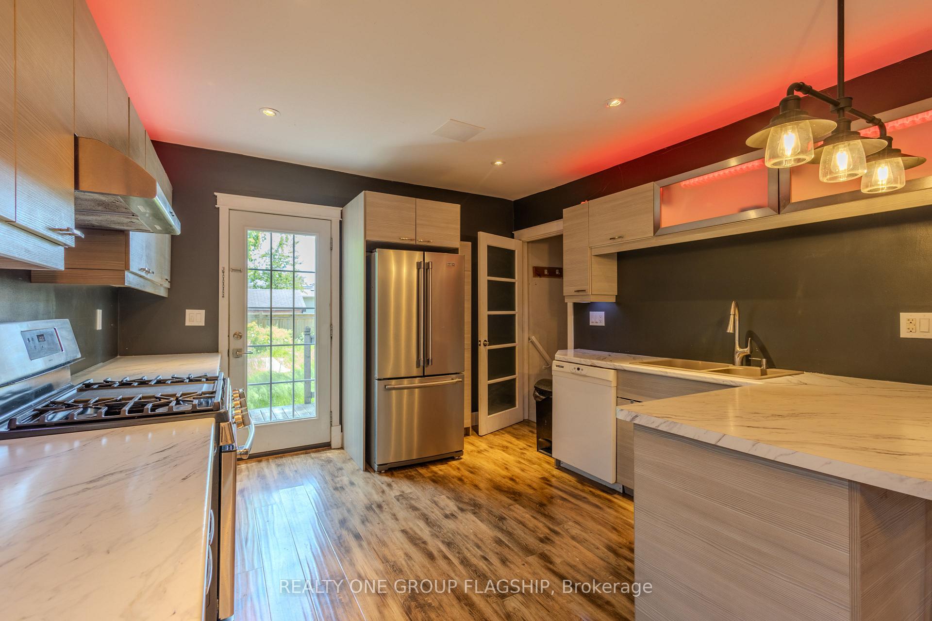 Photo 15 of 4774 Third Avenue, Niagara Falls, Cherrywood — HOMEH