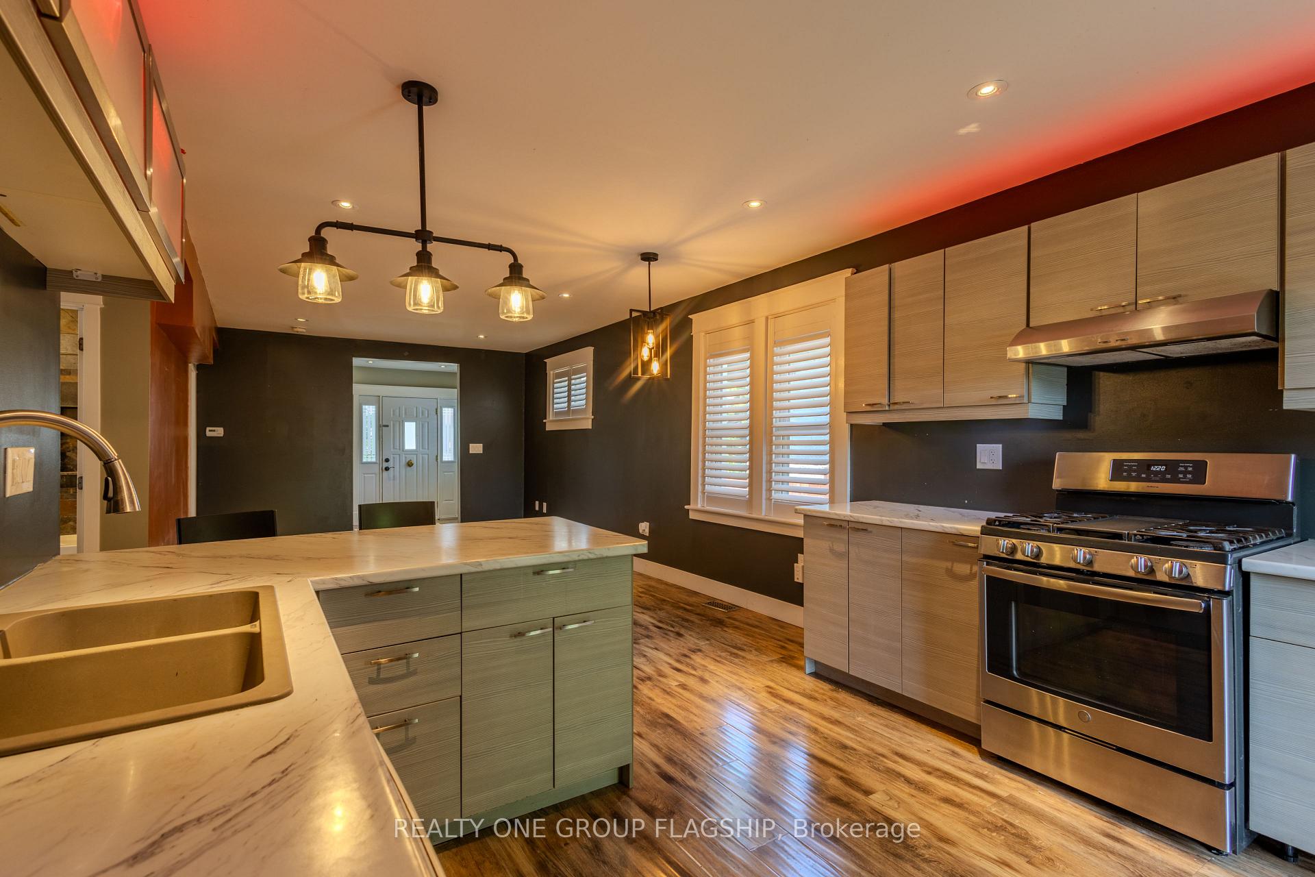 Photo 16 of 4774 Third Avenue, Niagara Falls, Cherrywood — HOMEH